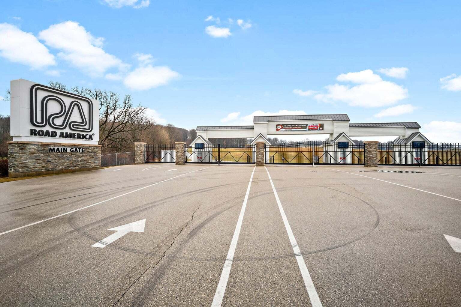 W5719 Trackside Rd Unit: 14