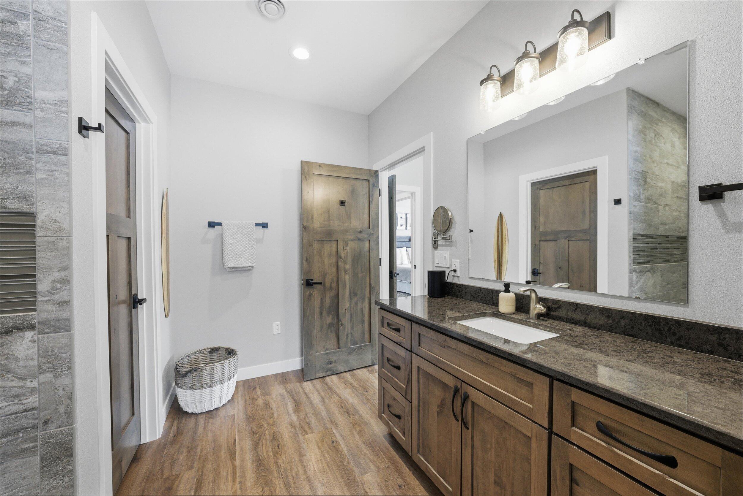 W5719 Trackside Rd Unit: 14