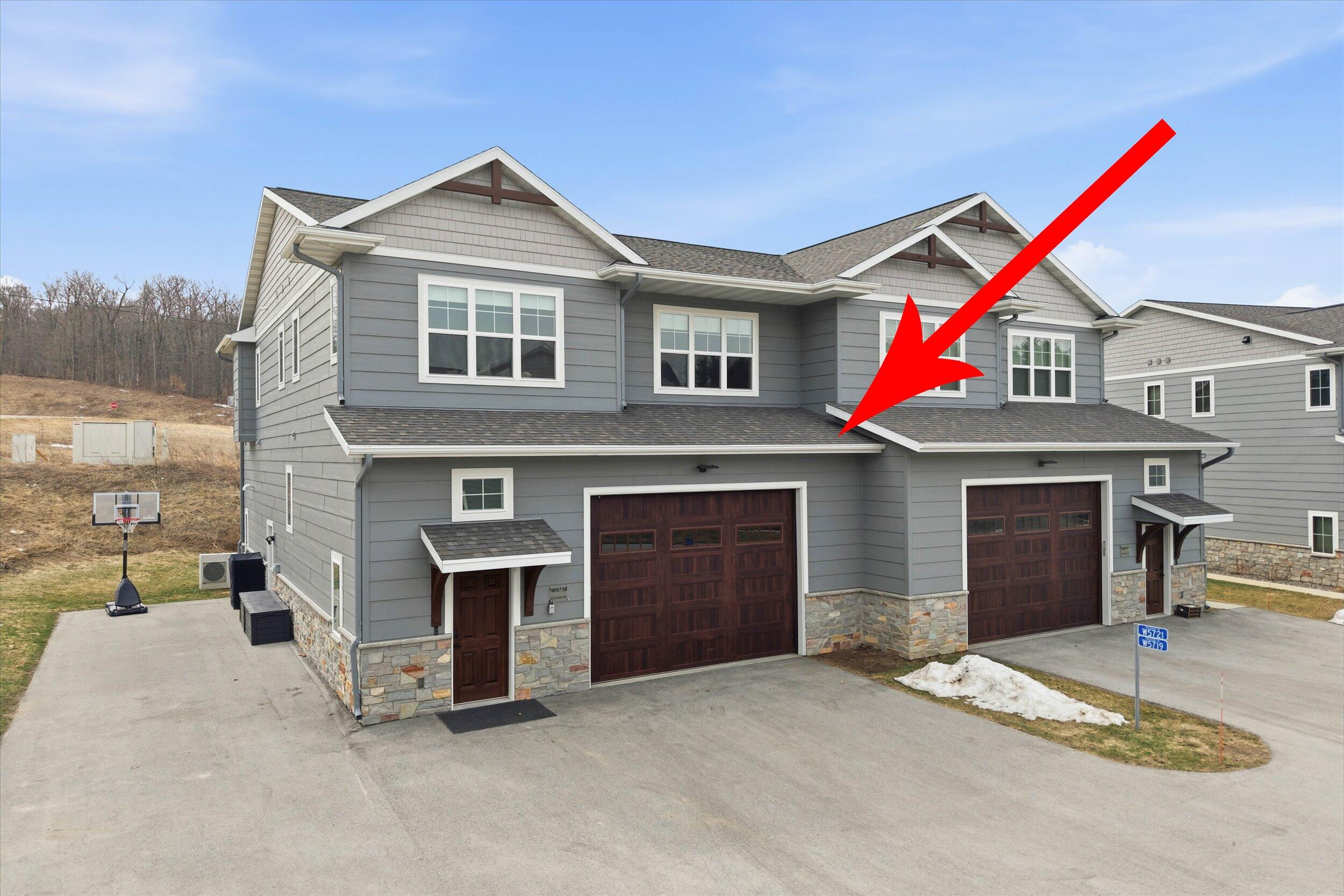 W5719 Trackside Rd Unit: 14