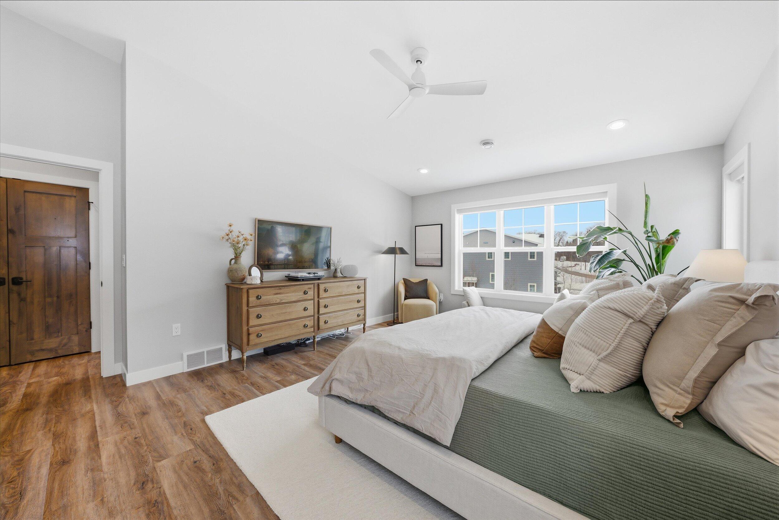 W5719 Trackside Rd Unit: 14