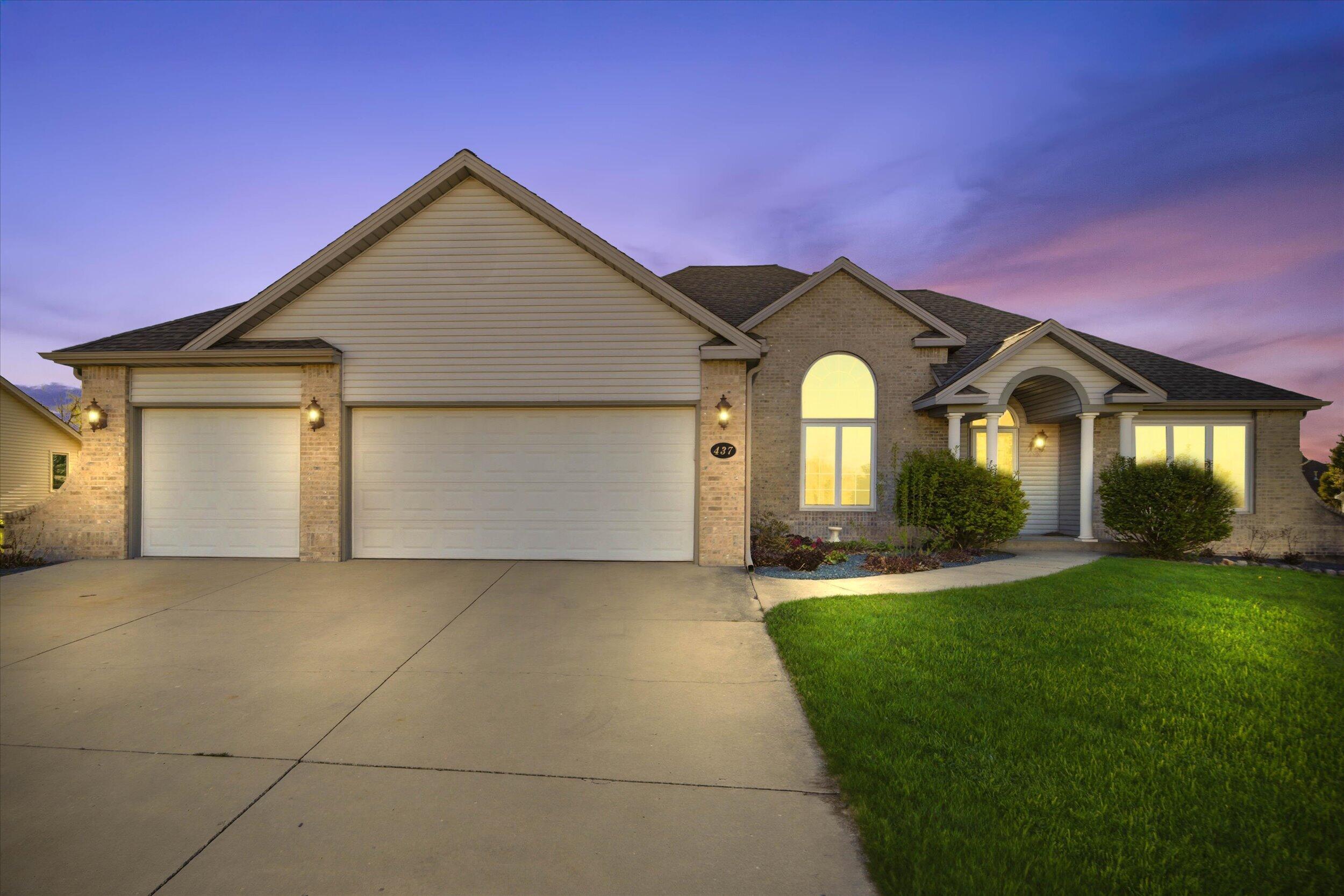 437 Emerald Hills Dr