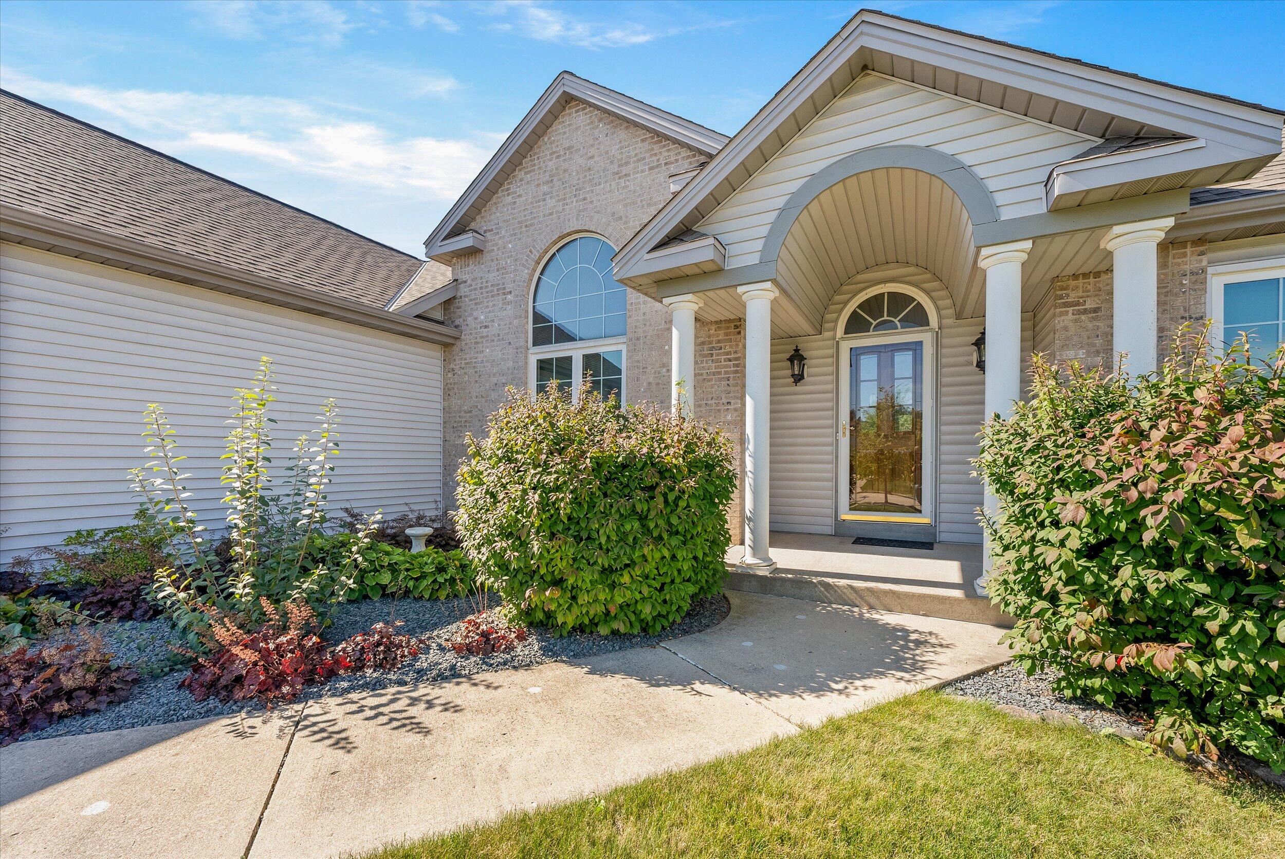 437 Emerald Hills Dr