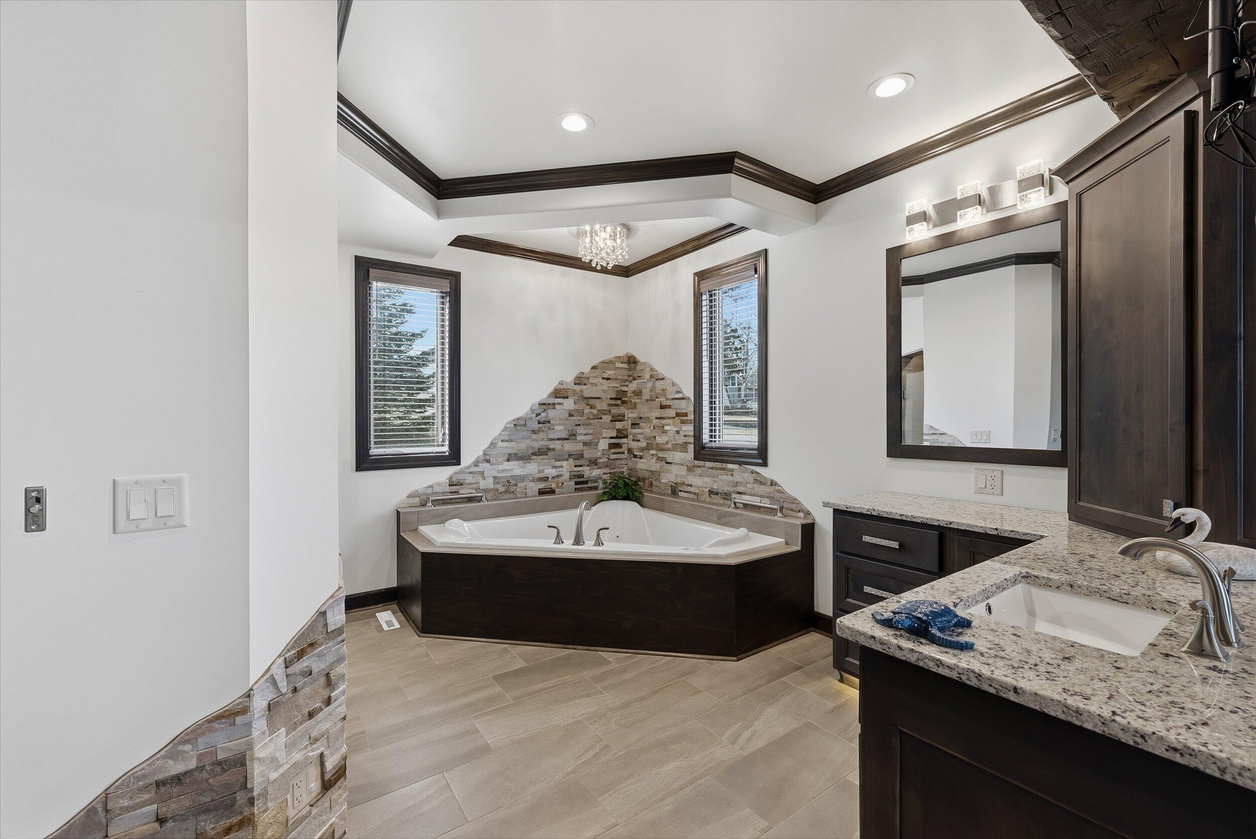 405 Lake Dr
