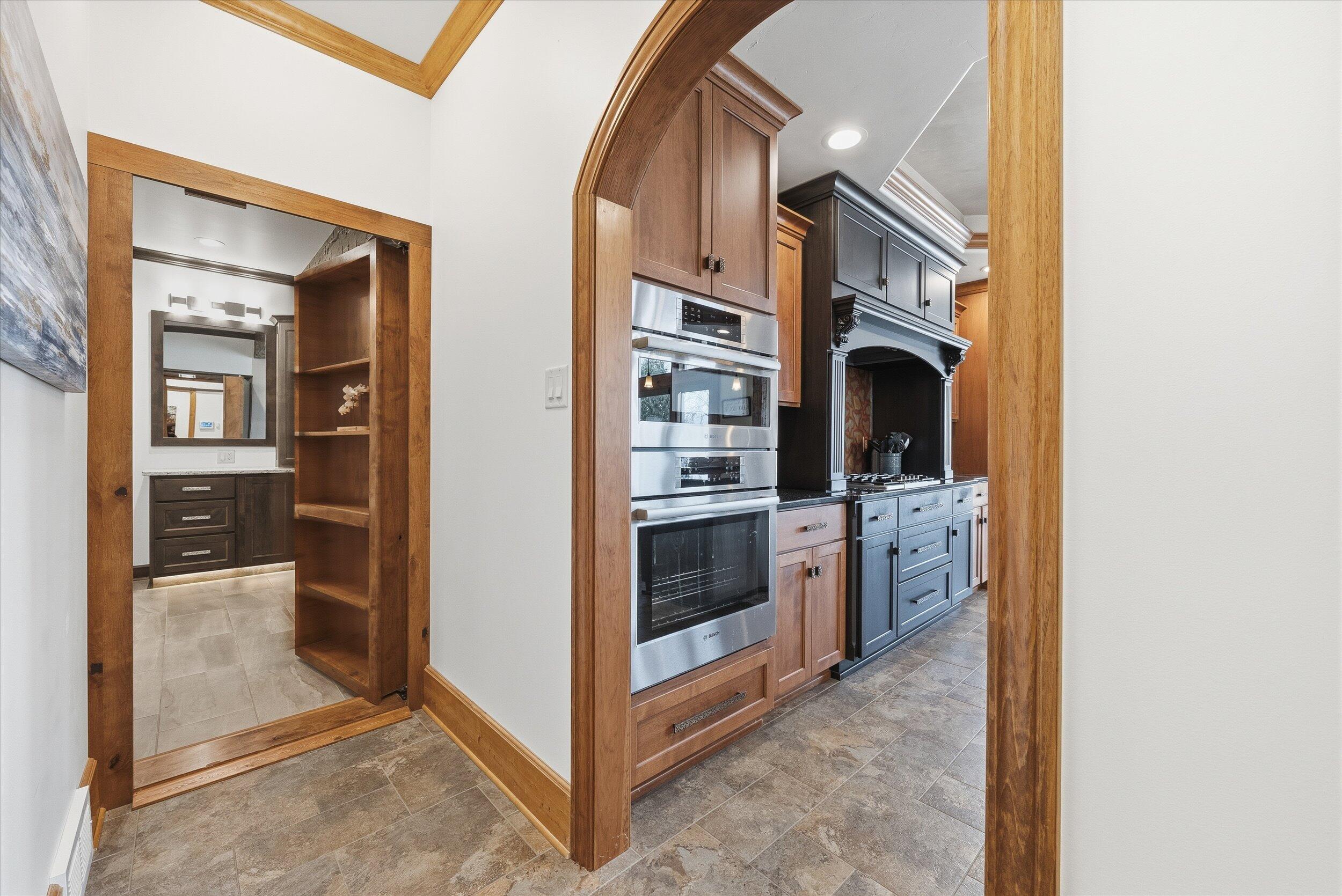 405 Lake Dr