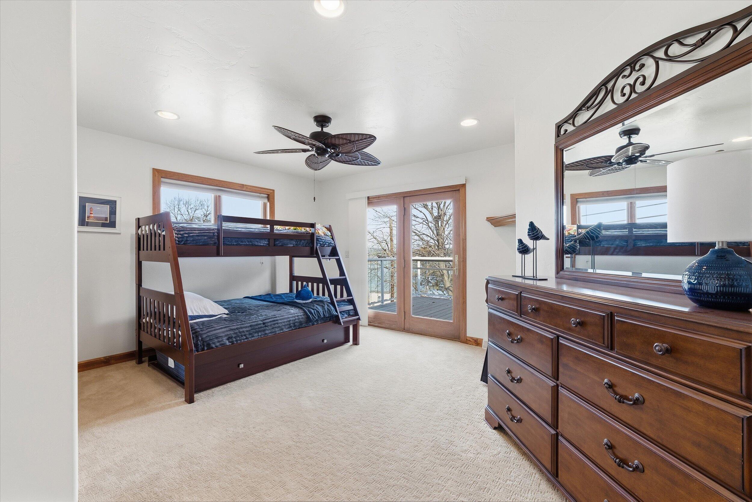 405 Lake Dr