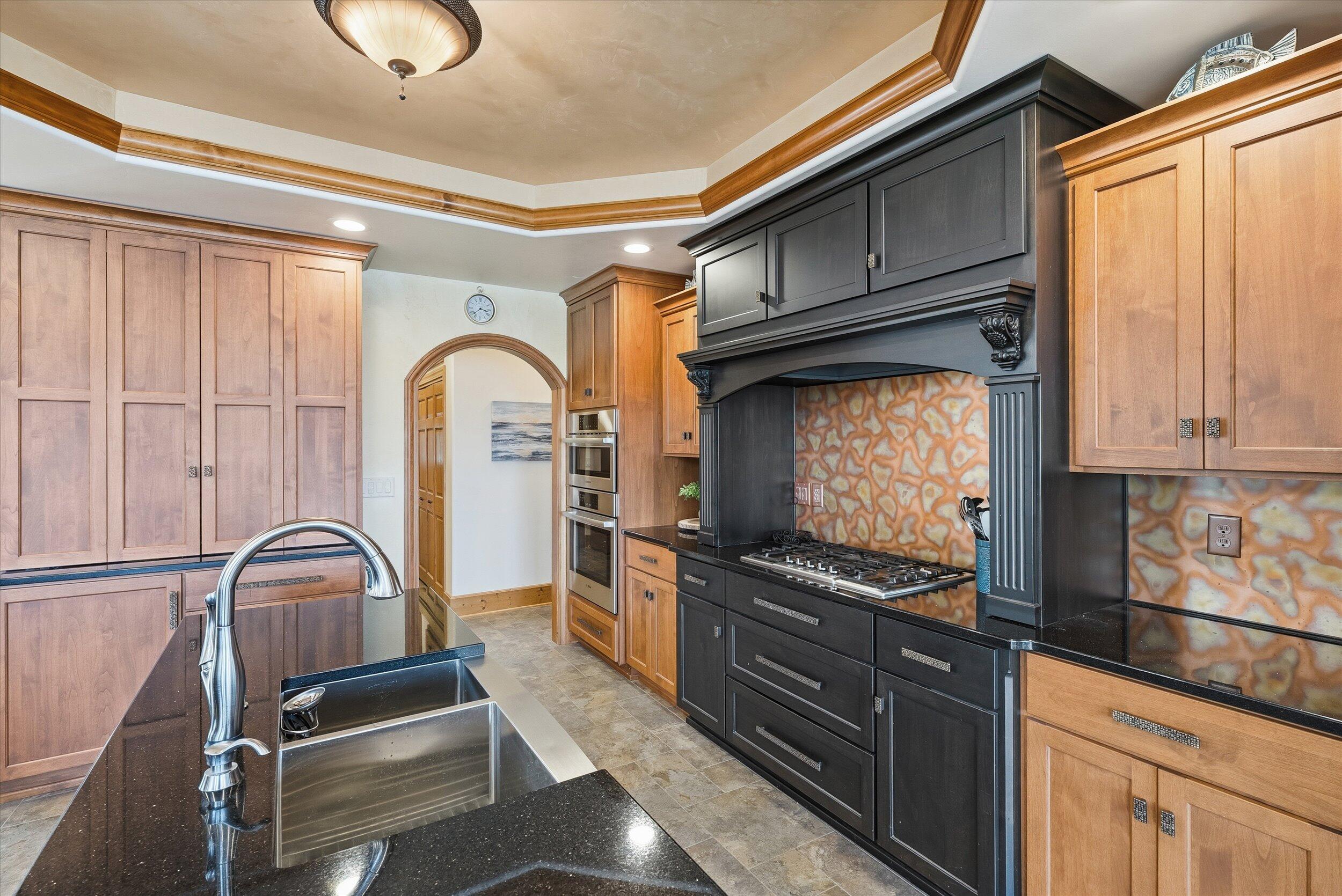 405 Lake Dr