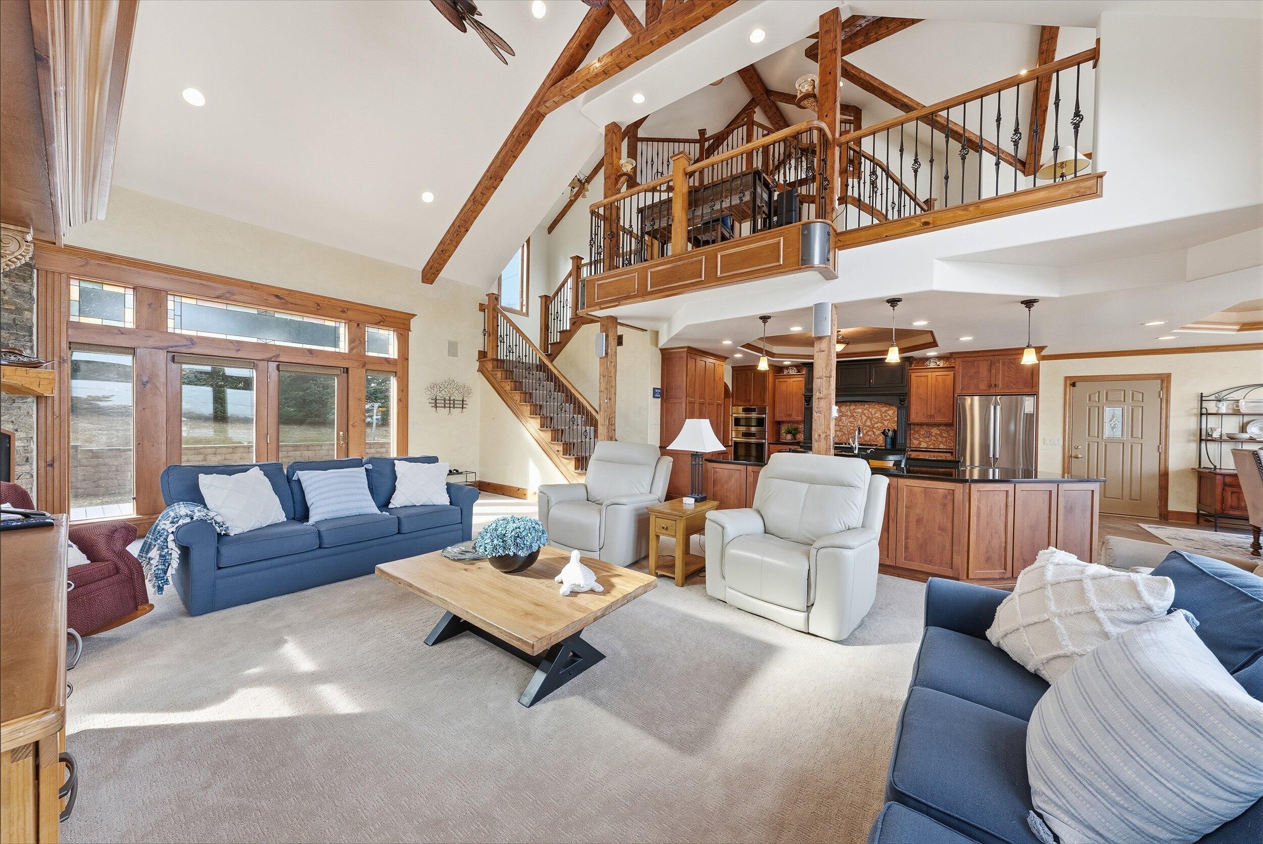 405 Lake Dr