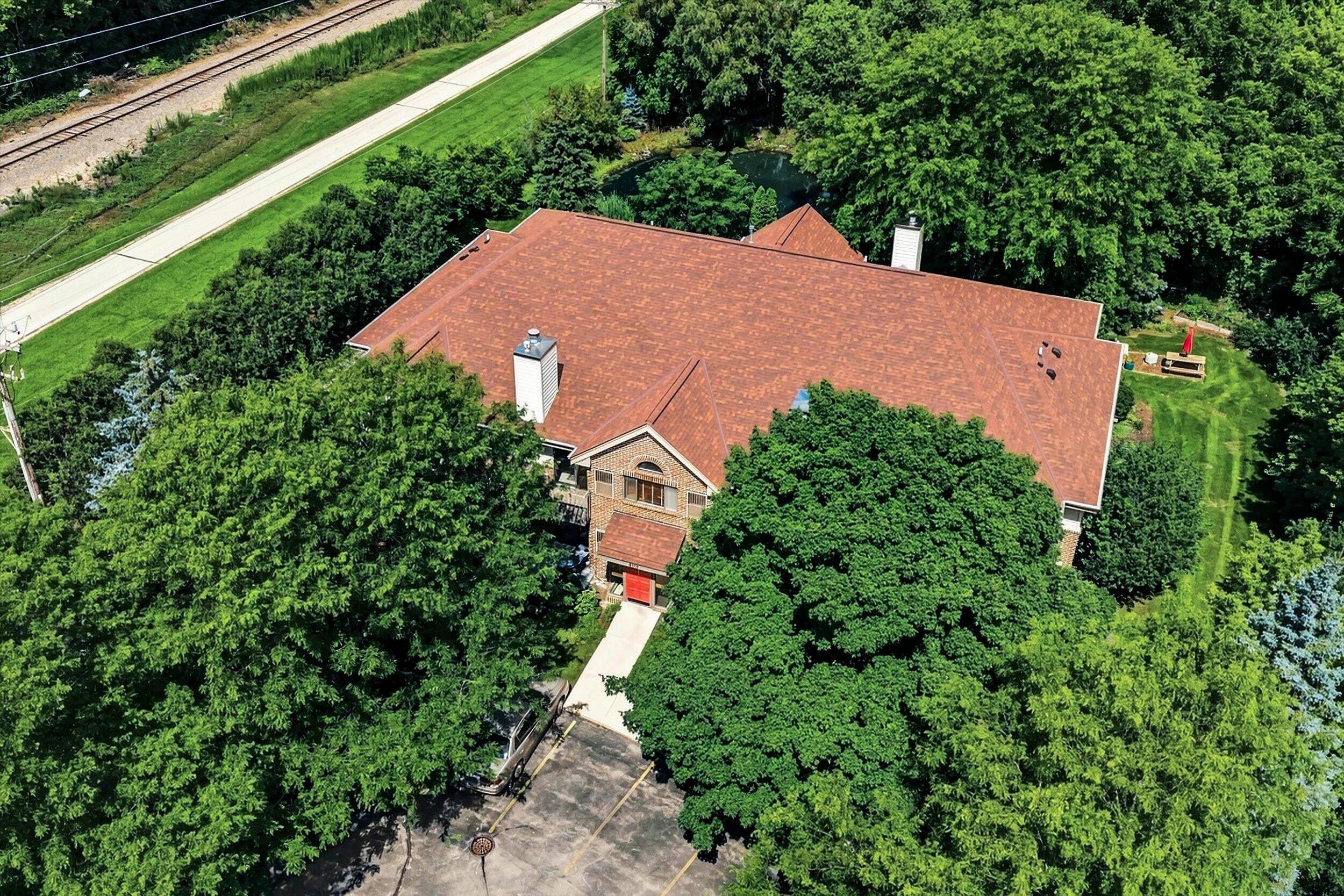 409 N Main St, E