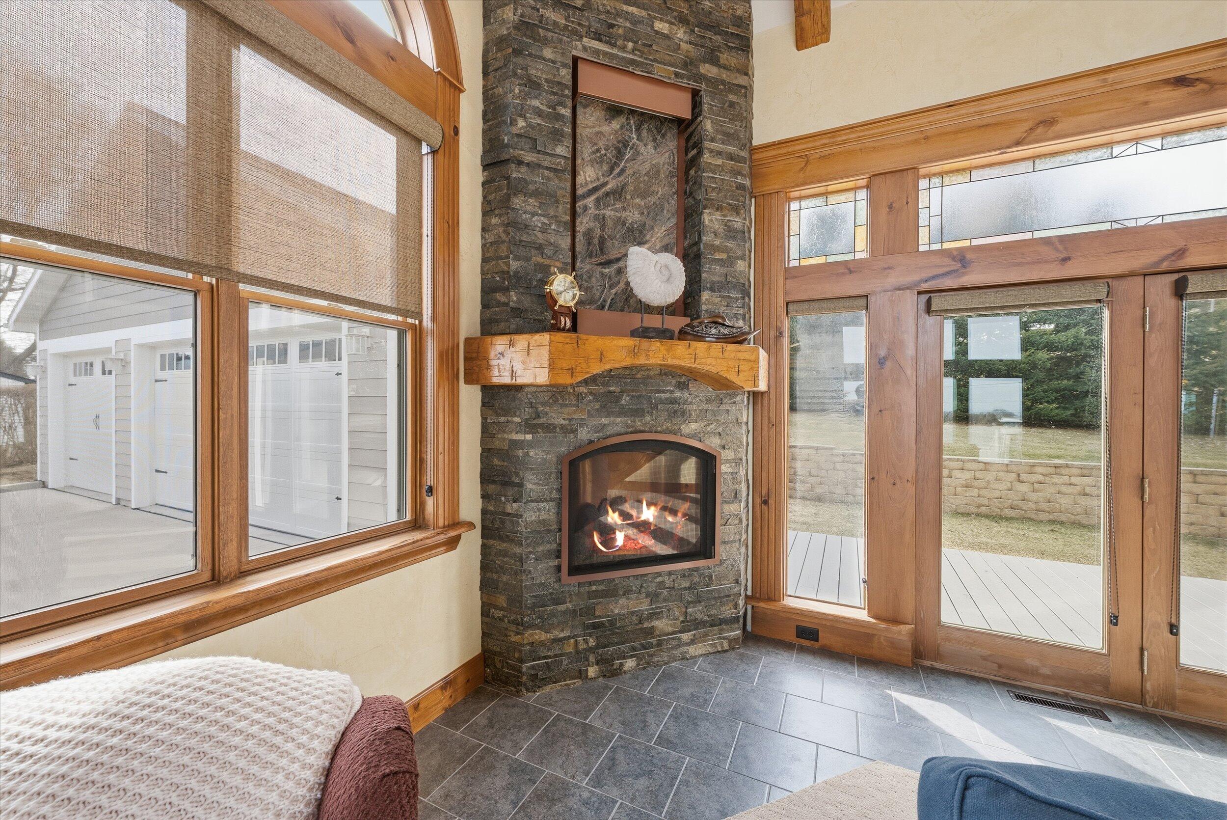 405 Lake Dr