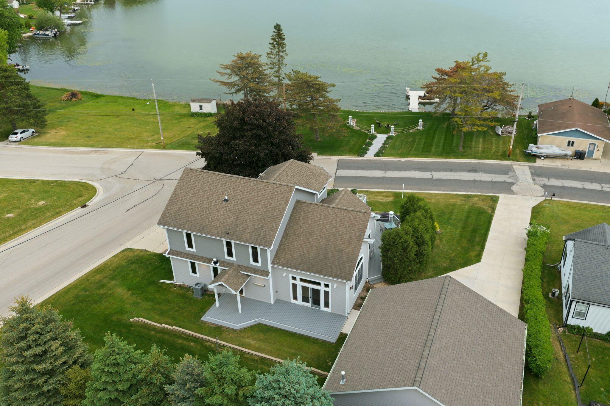 405 Lake Dr
