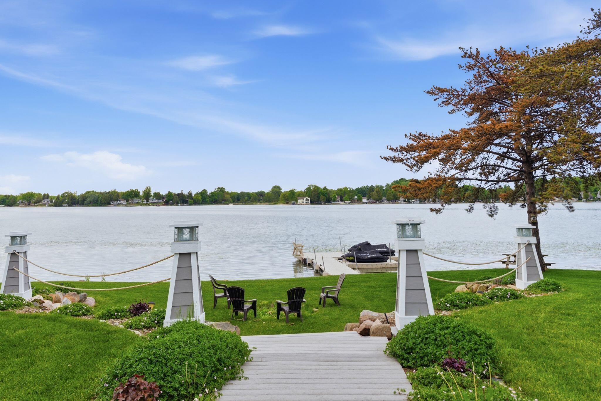 405 Lake Dr