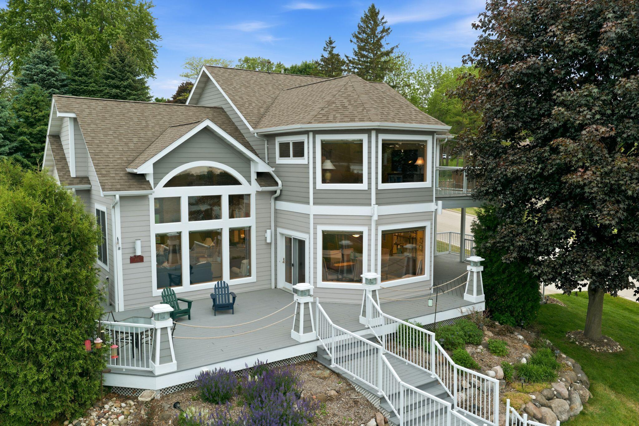 405 Lake Dr