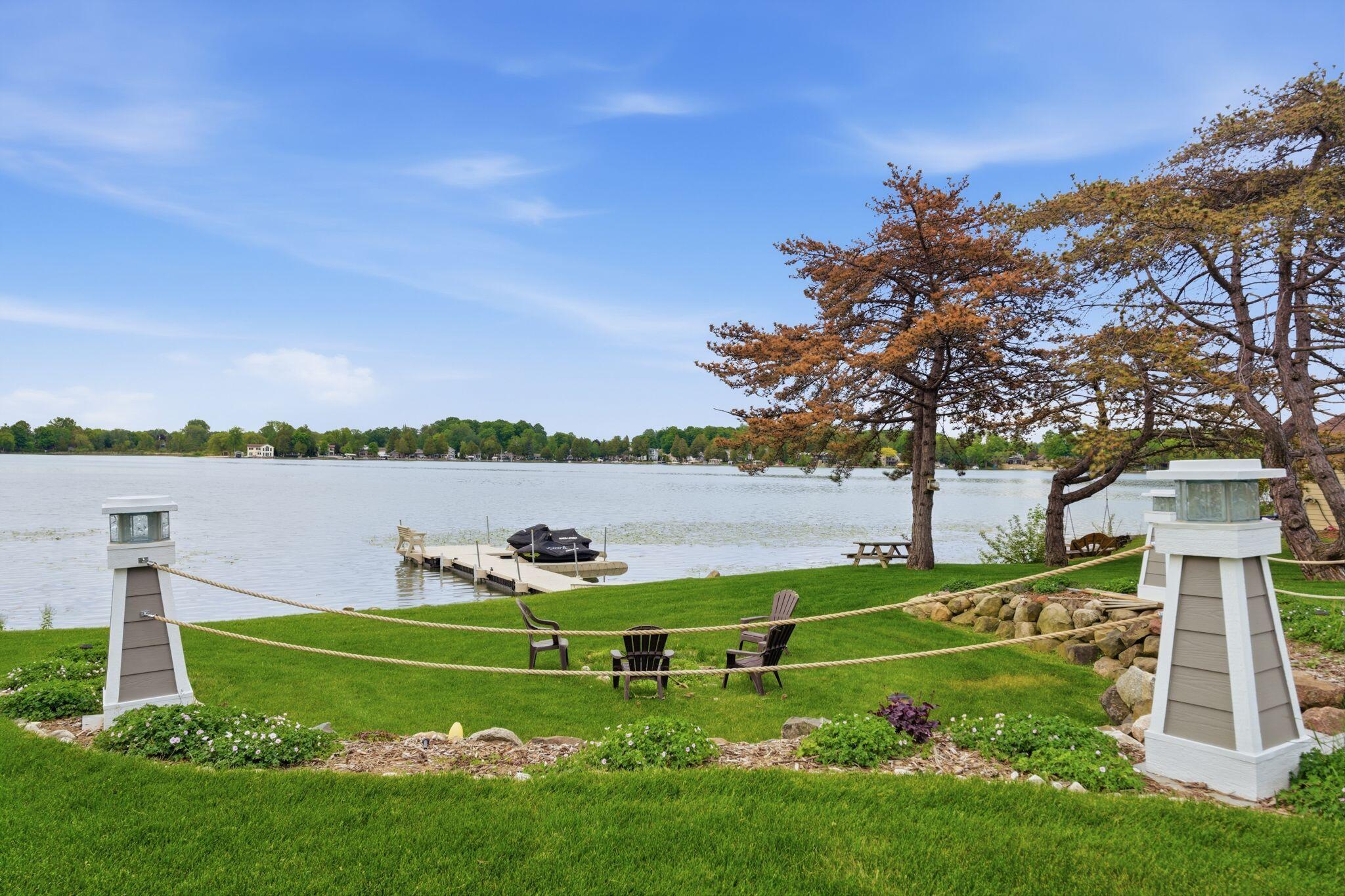 405 Lake Dr