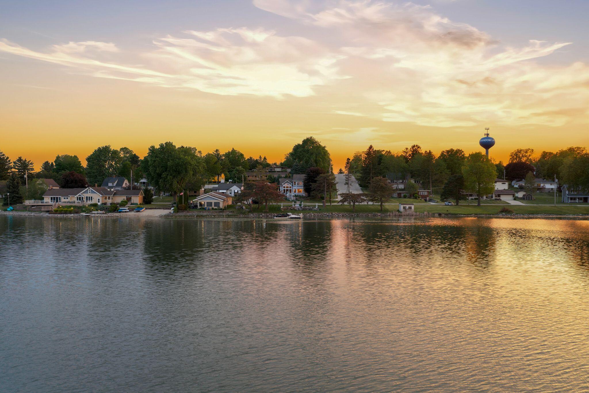 405 Lake Dr