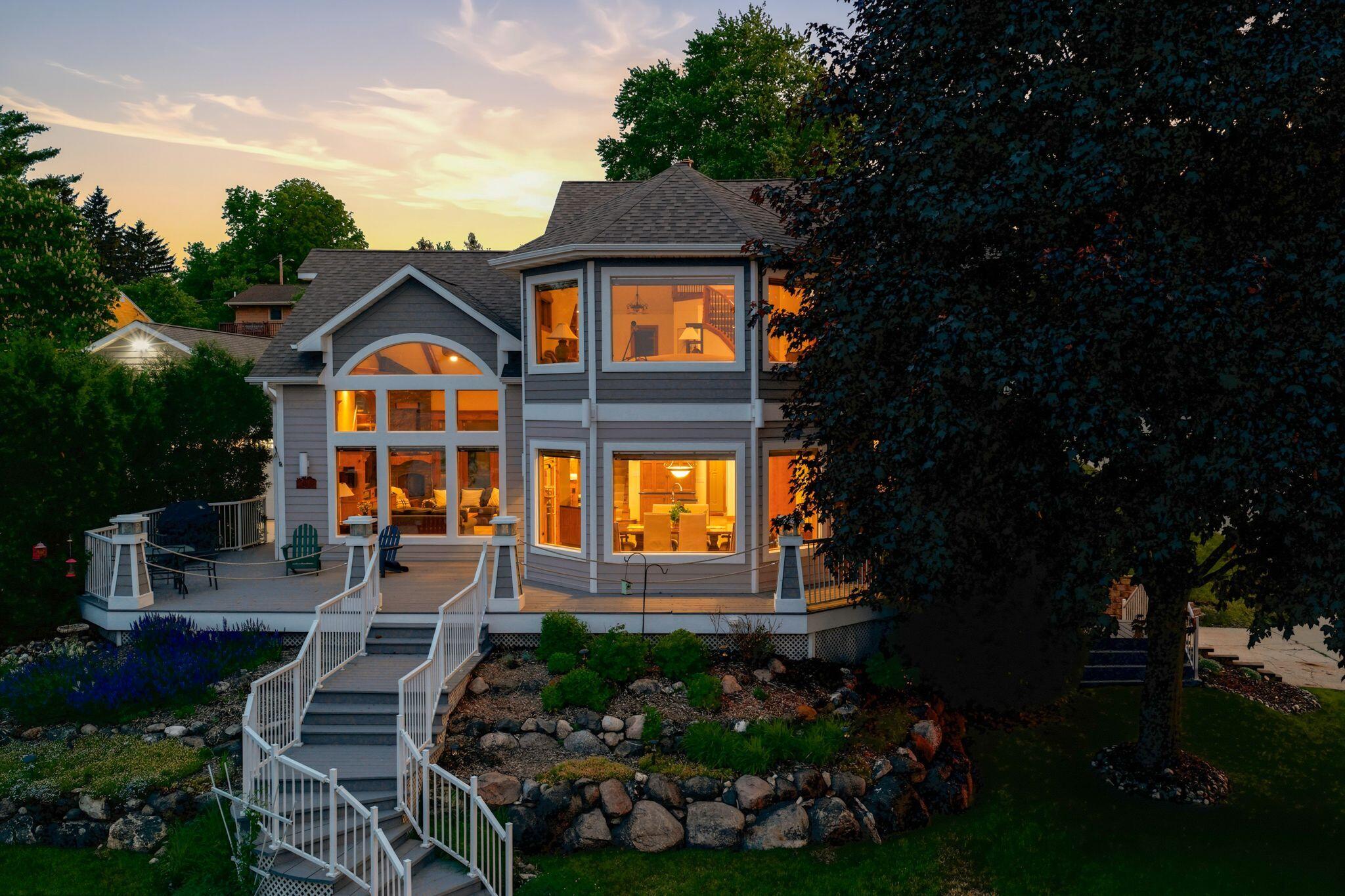 405 Lake Dr
