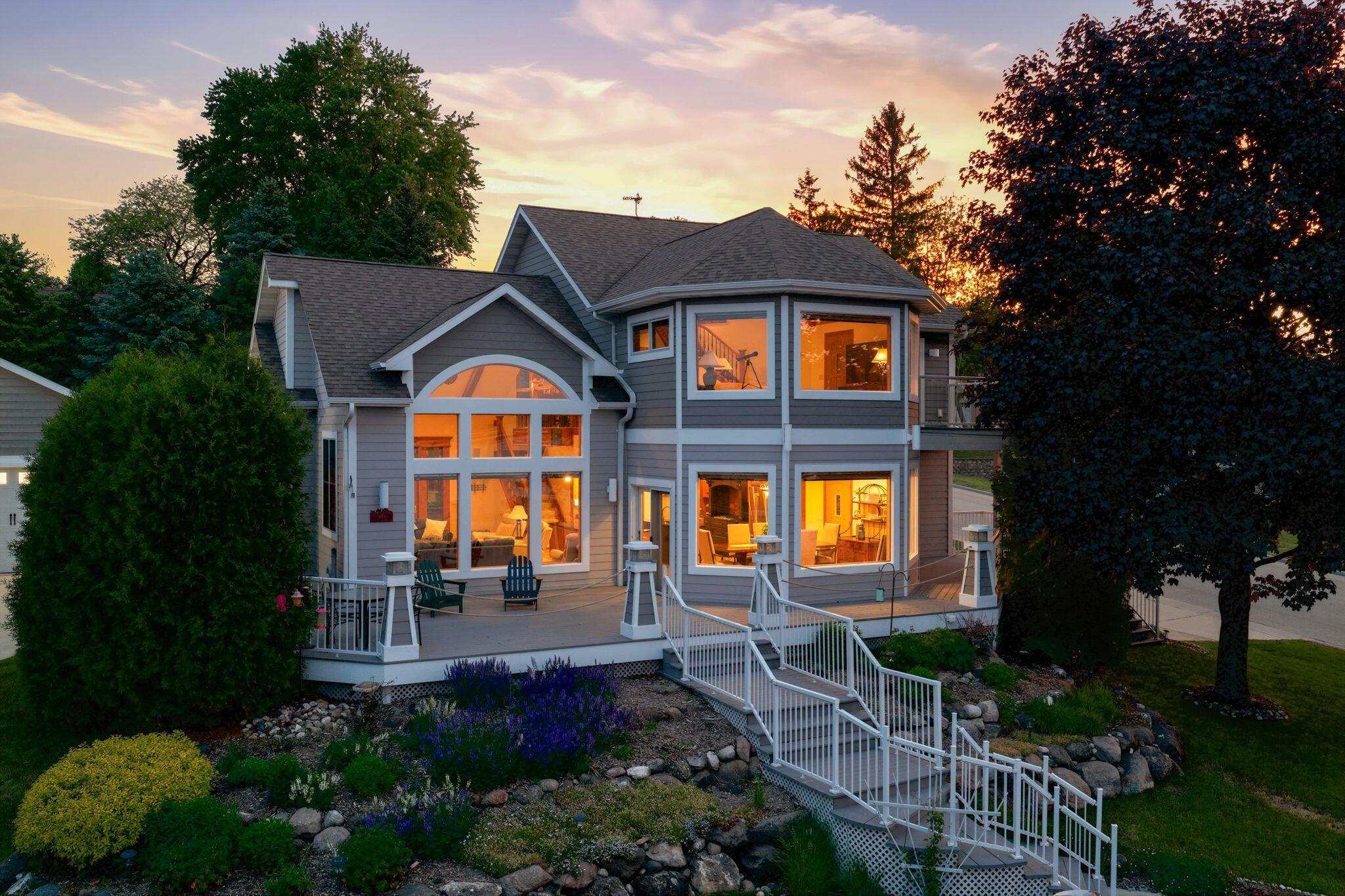 405 Lake Dr