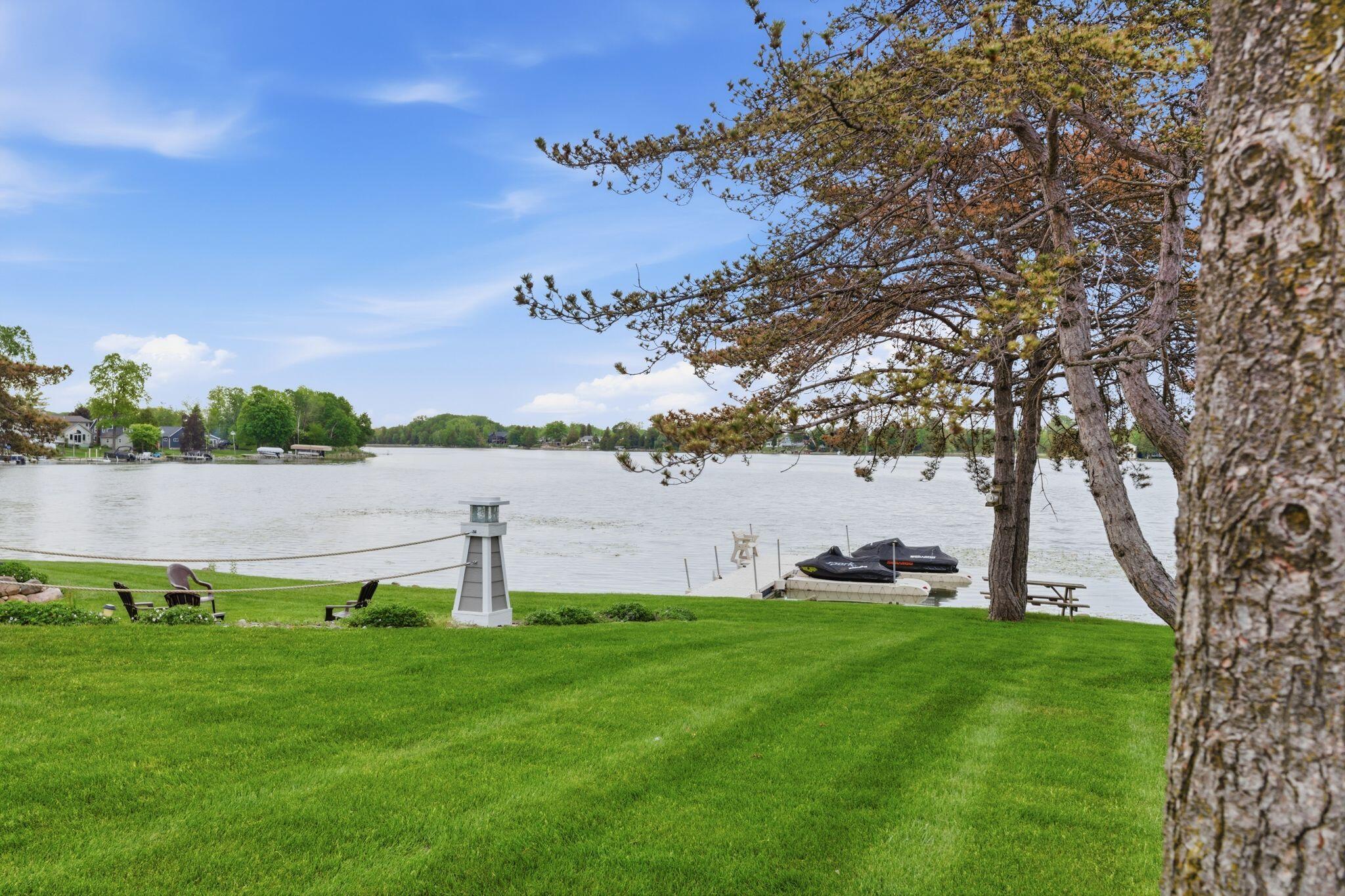 405 Lake Dr