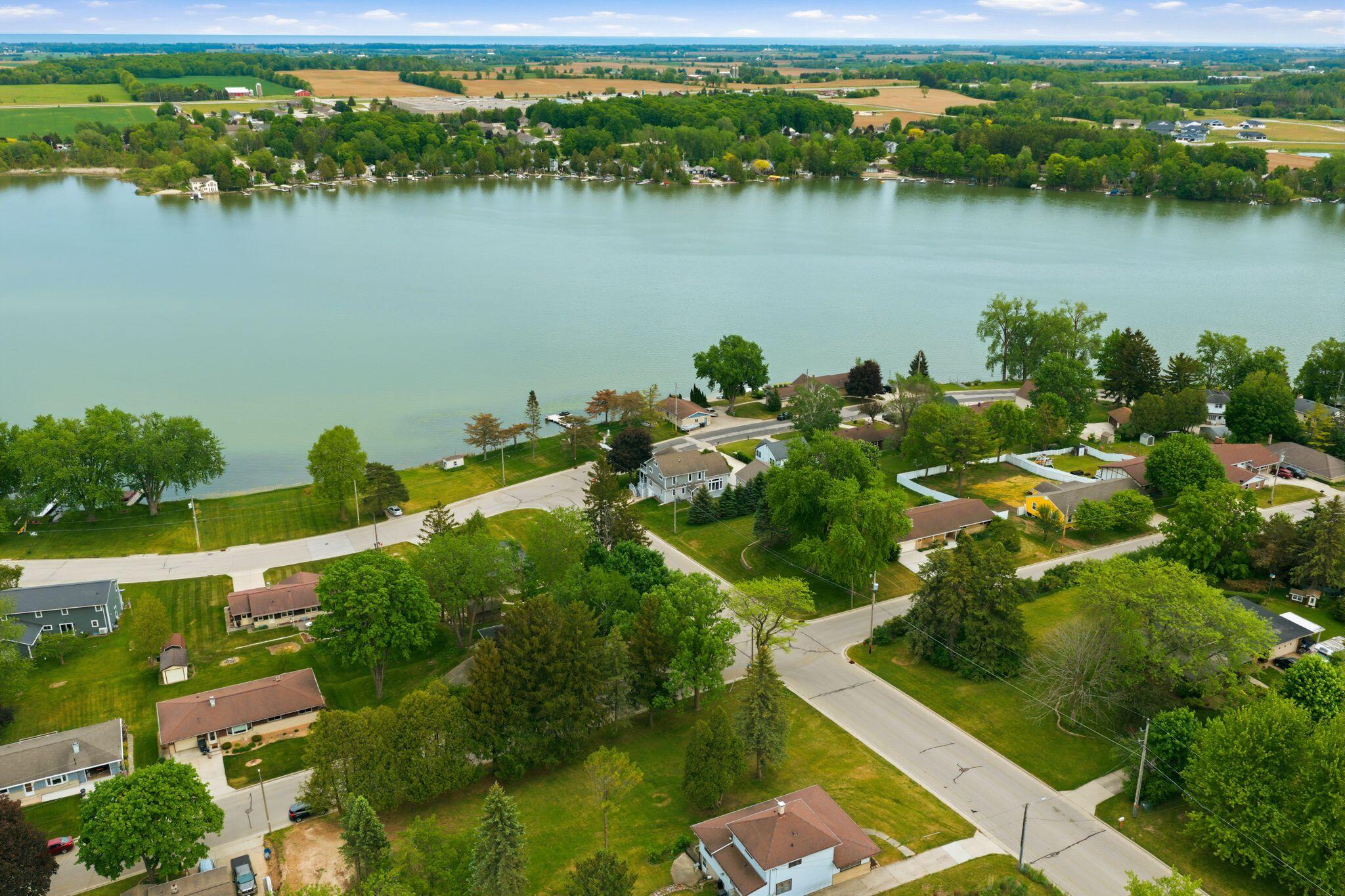 405 Lake Dr