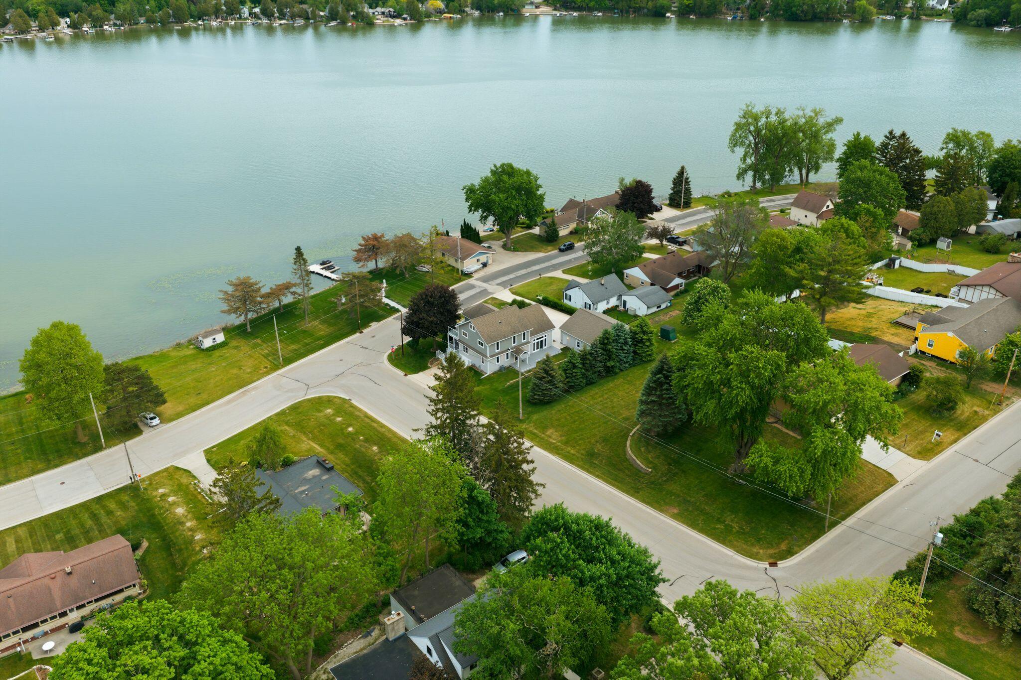 405 Lake Dr