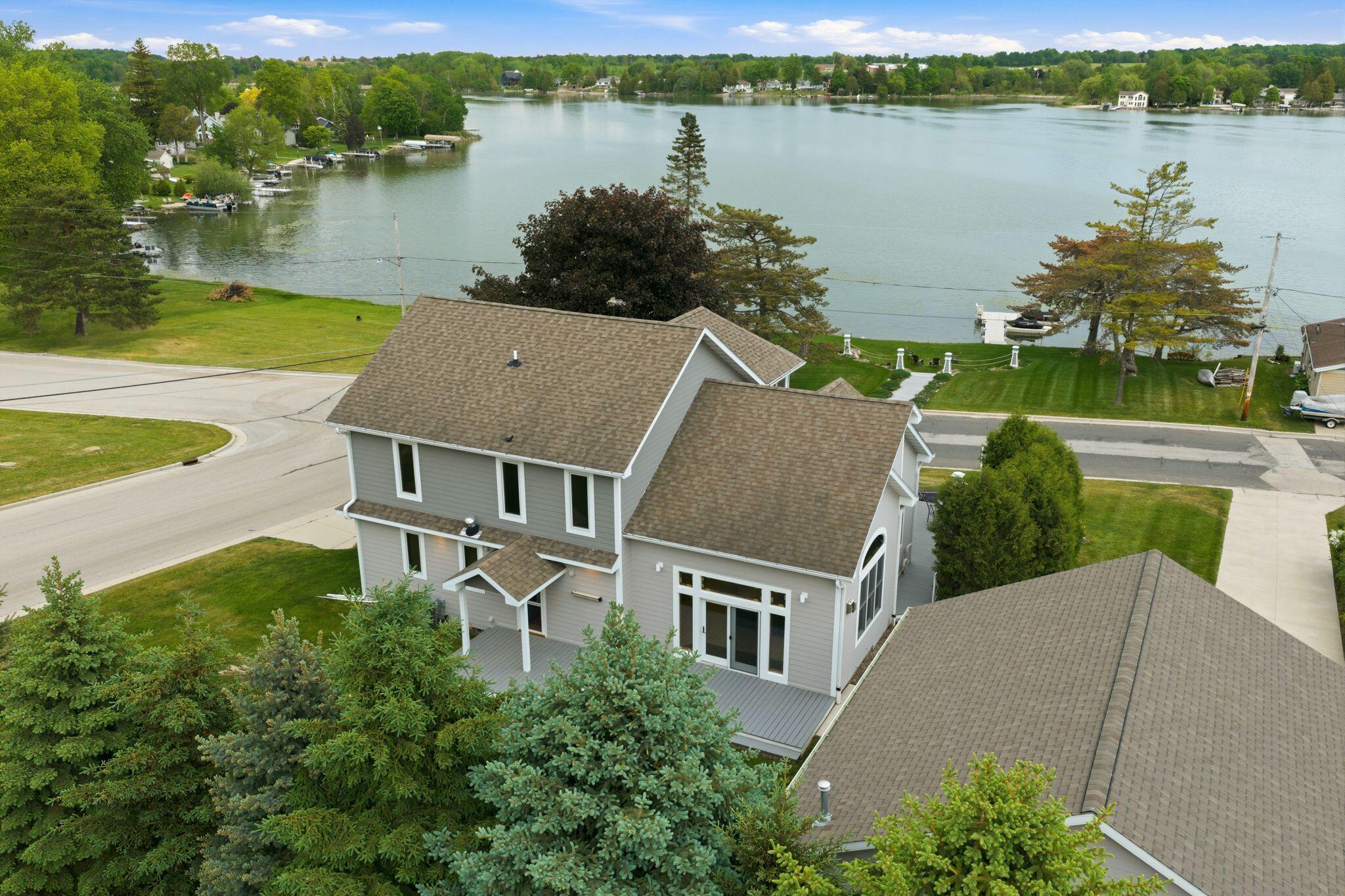 405 Lake Dr