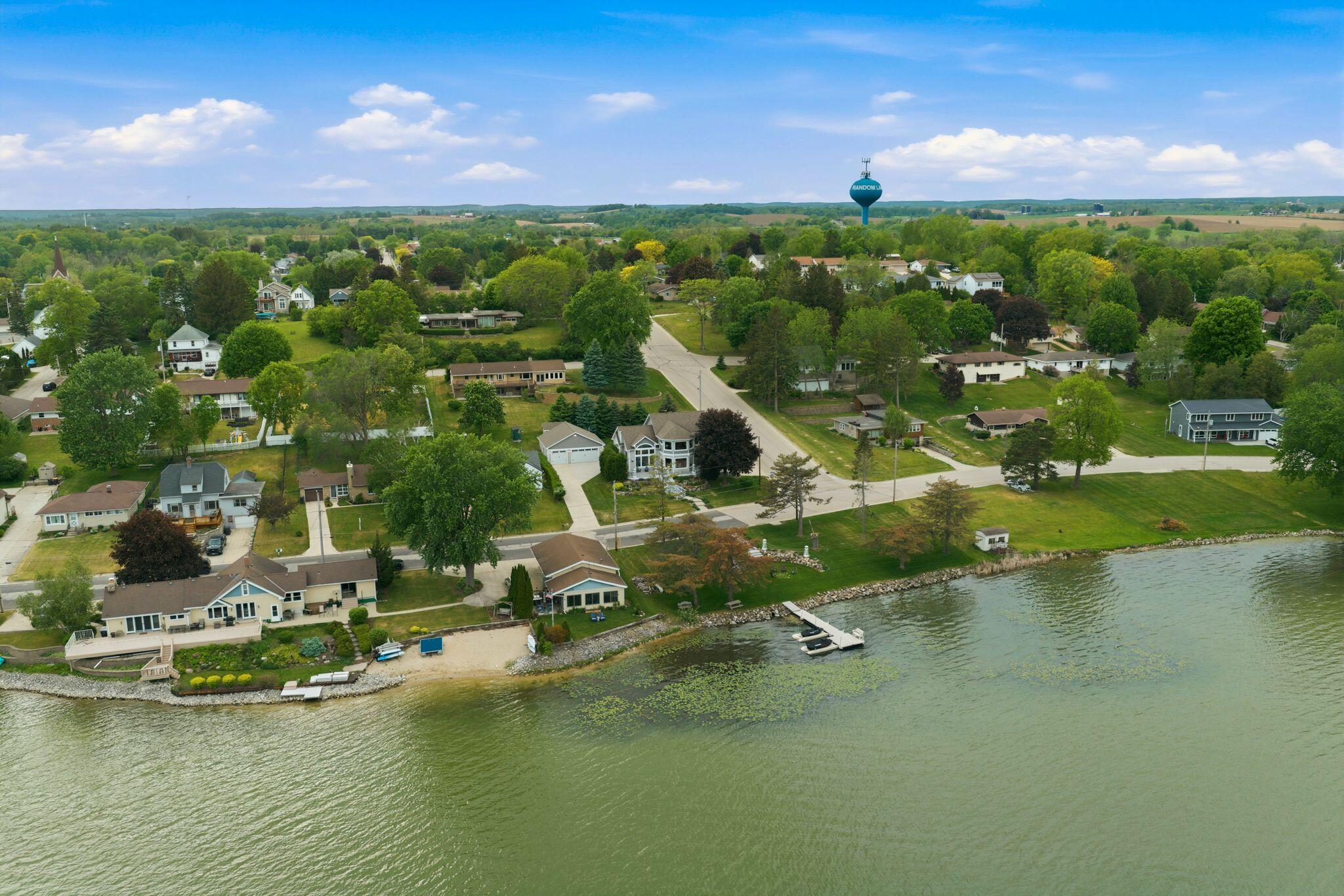 405 Lake Dr