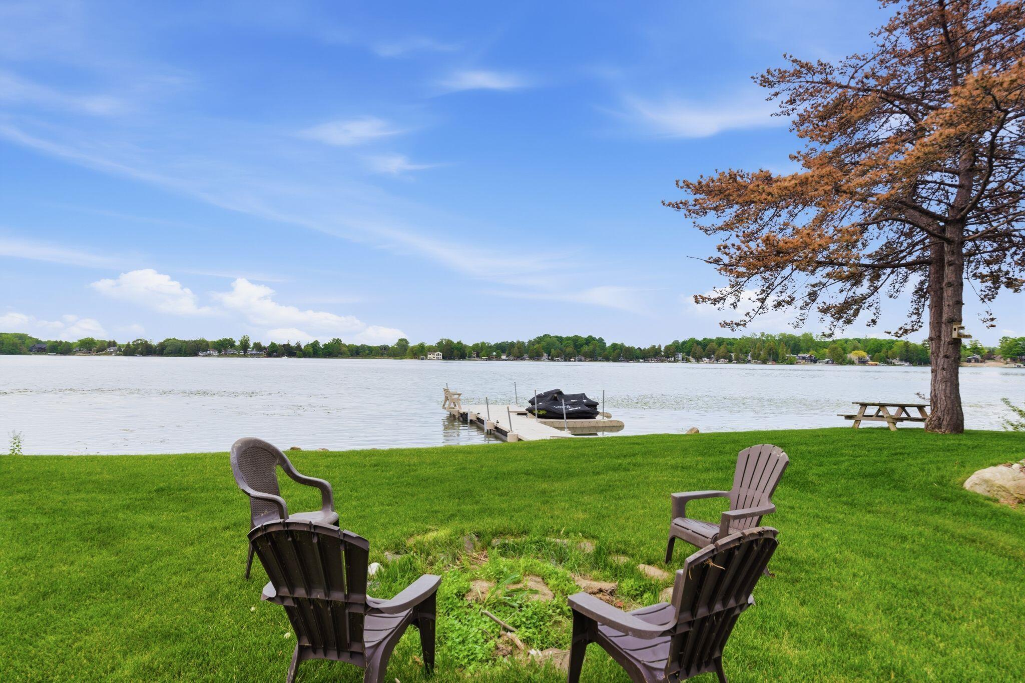405 Lake Dr