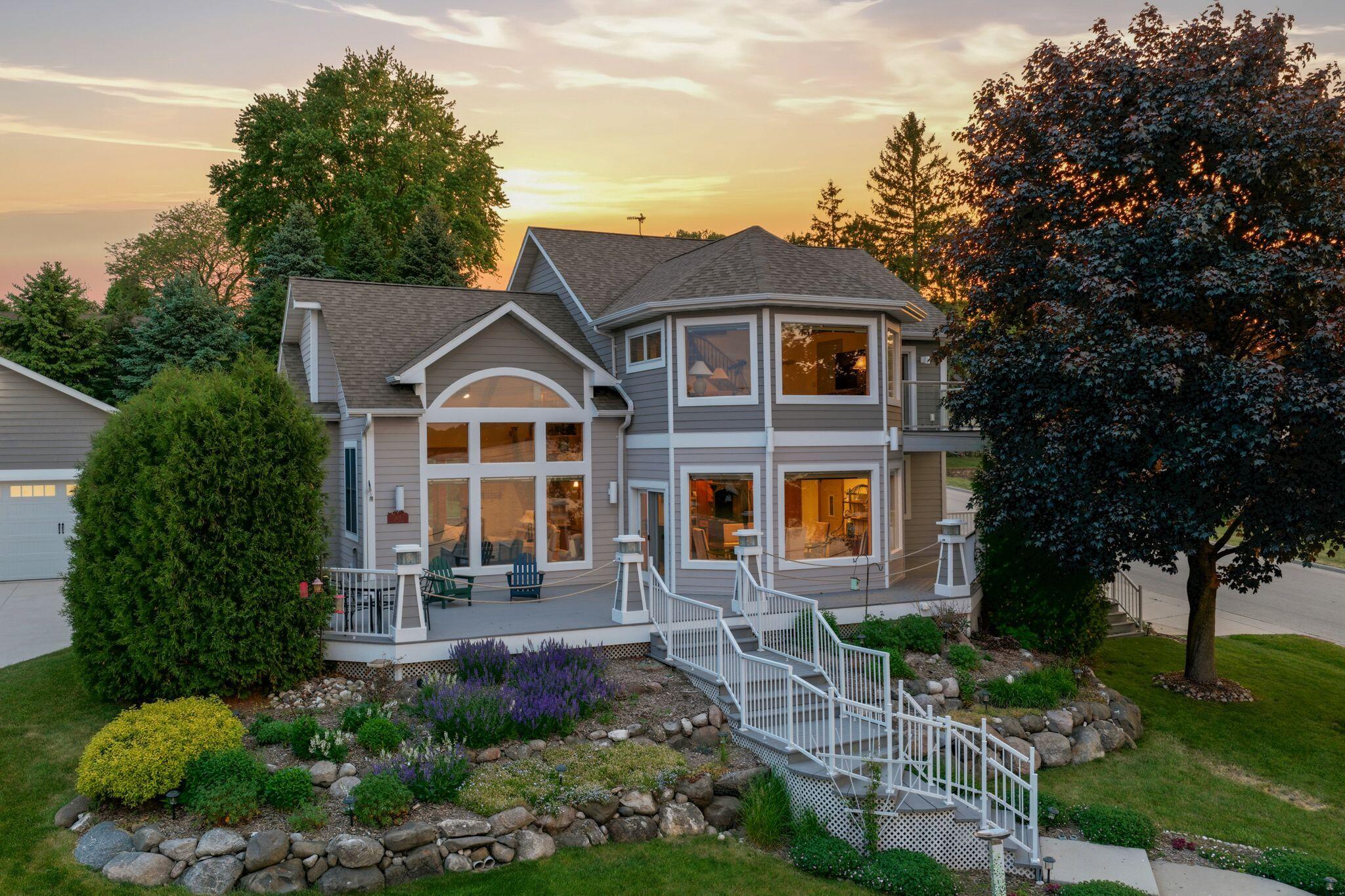405 Lake Dr