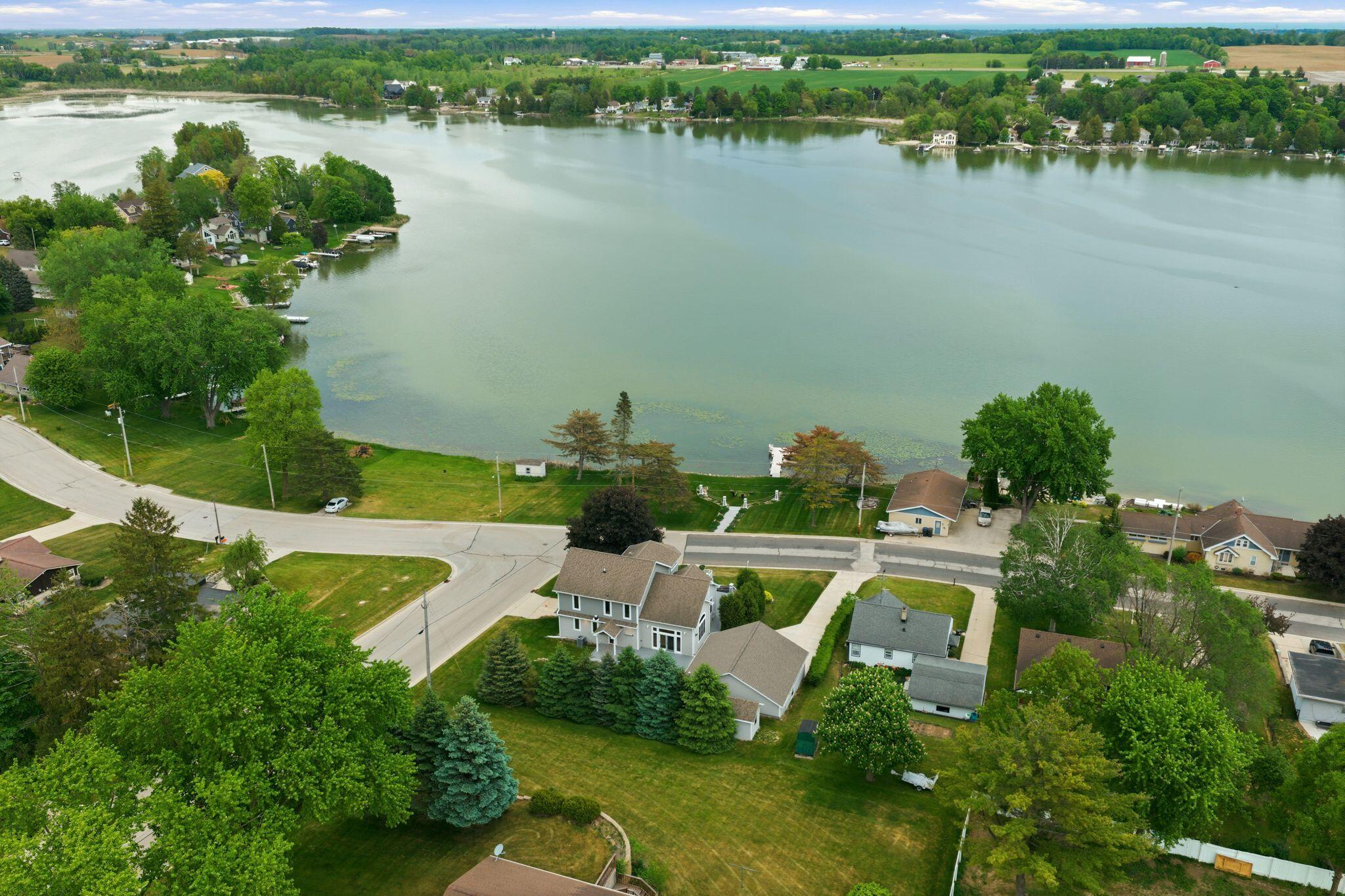 405 Lake Dr