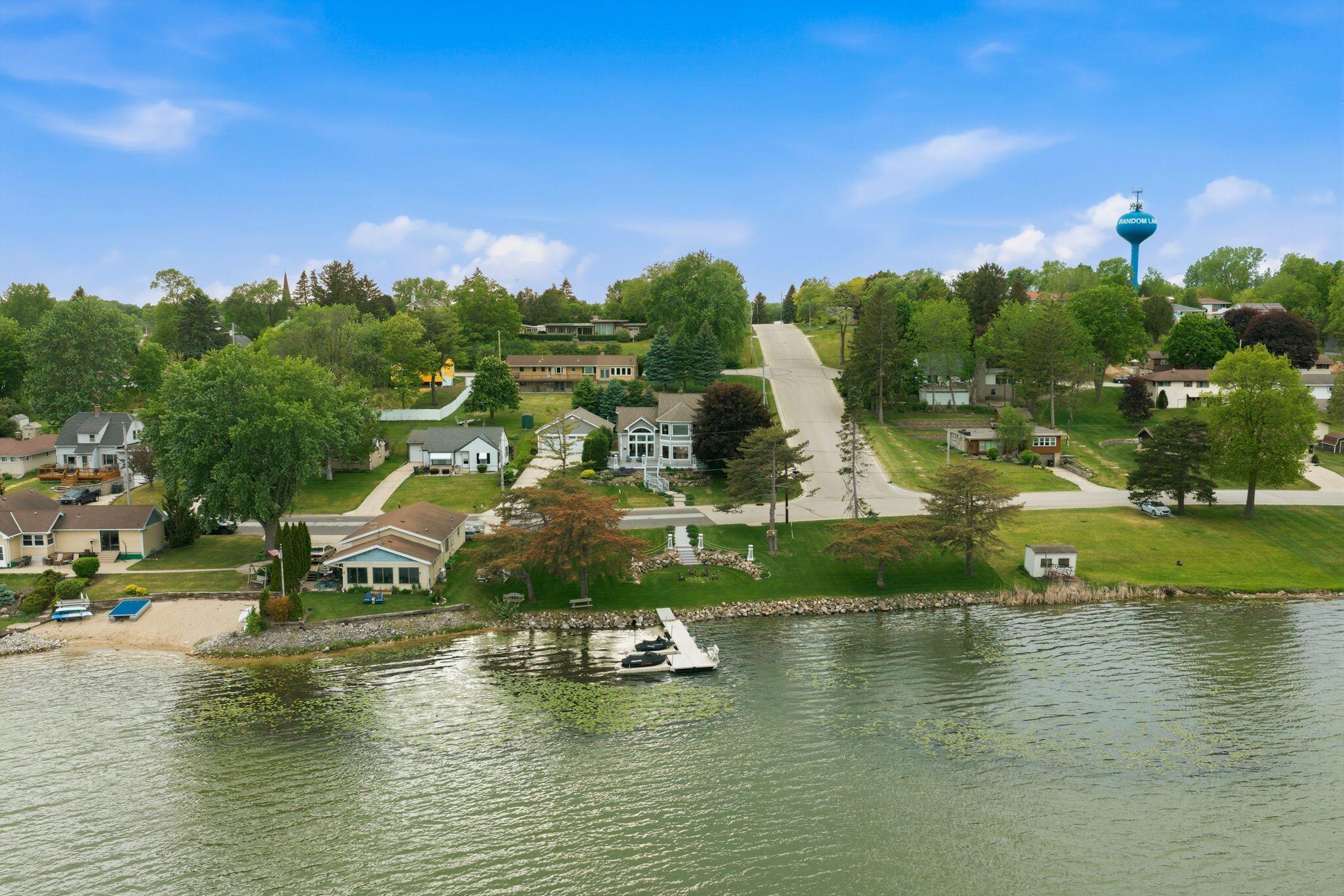 405 Lake Dr