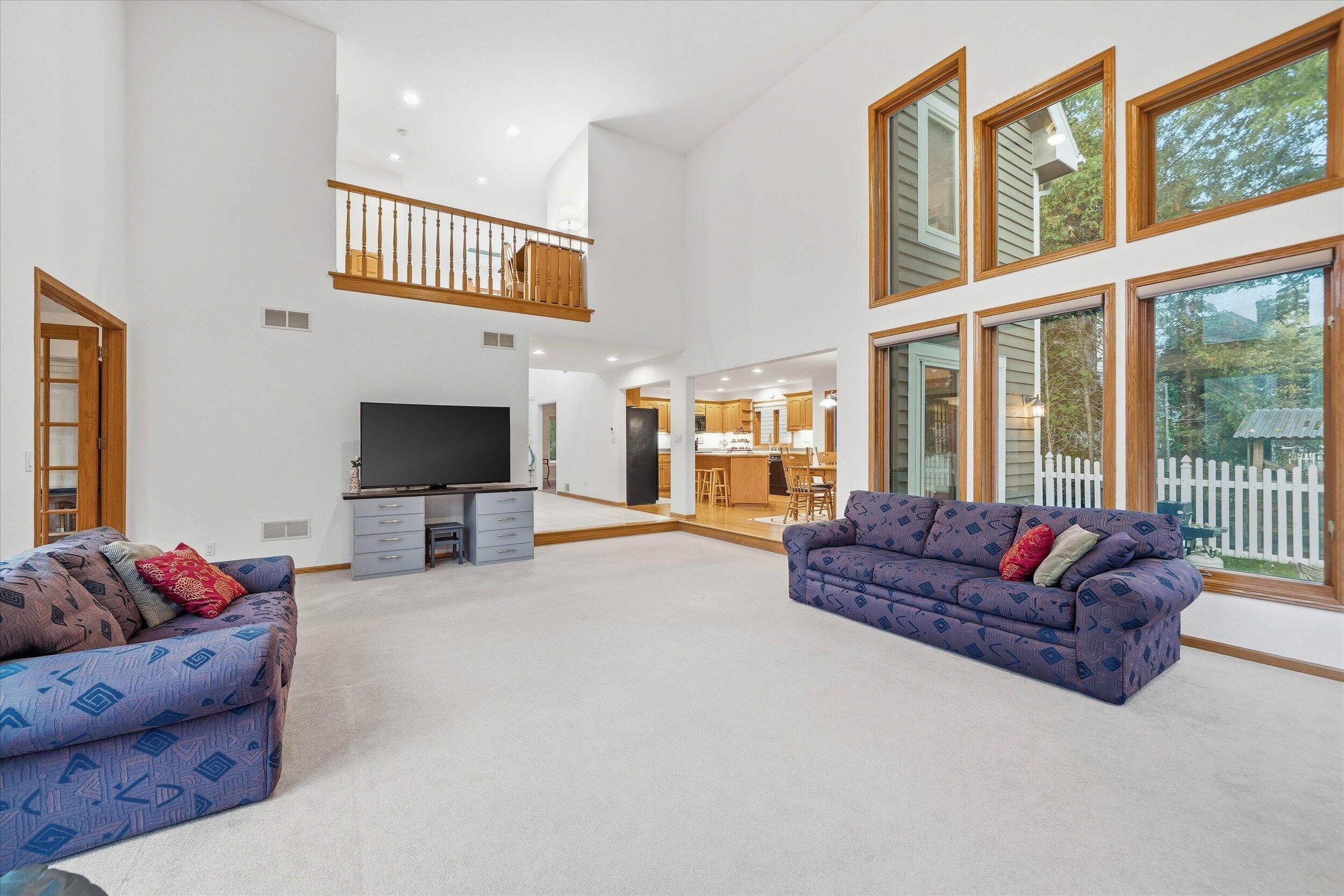 1264 Creekside Ln