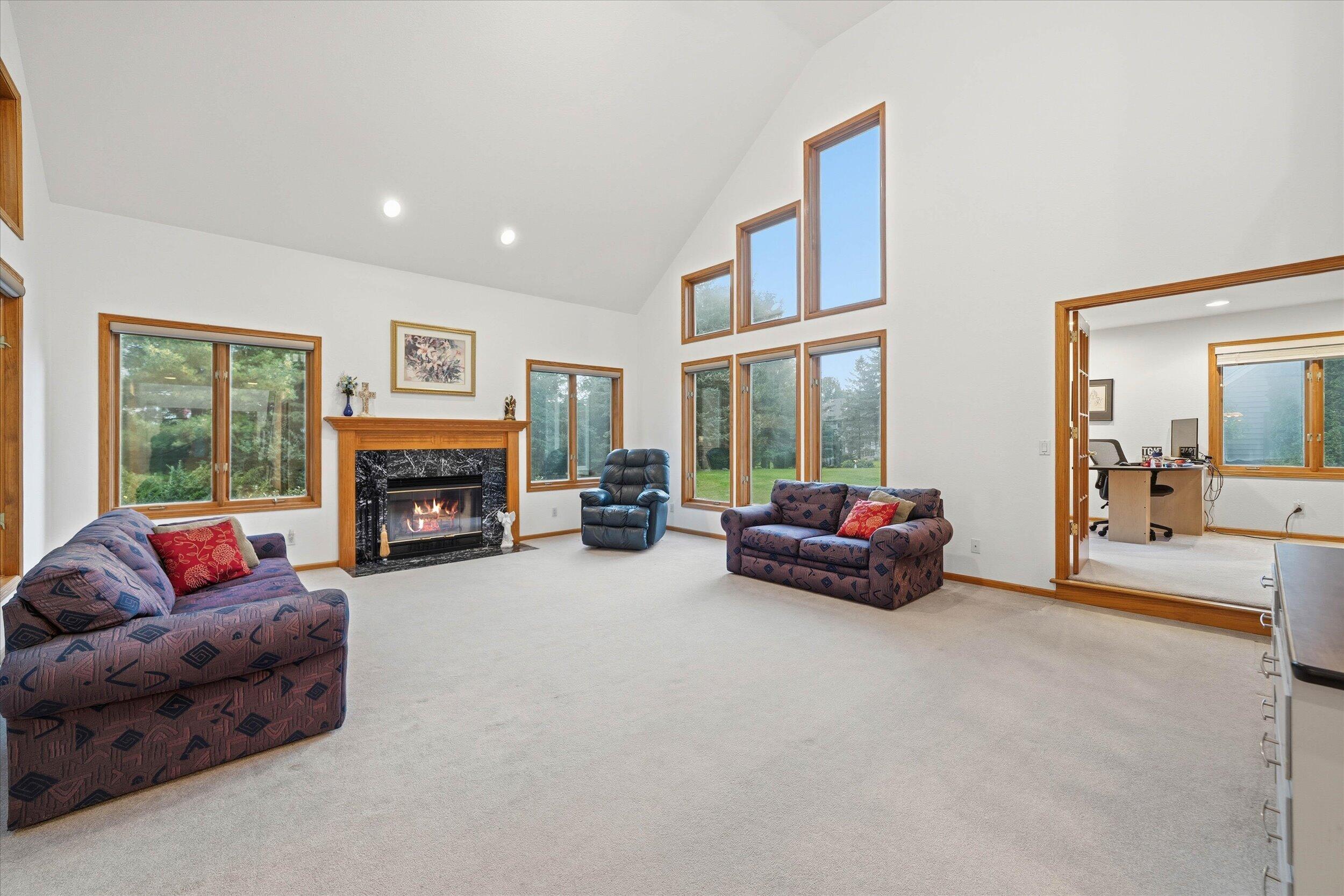 1264 Creekside Ln