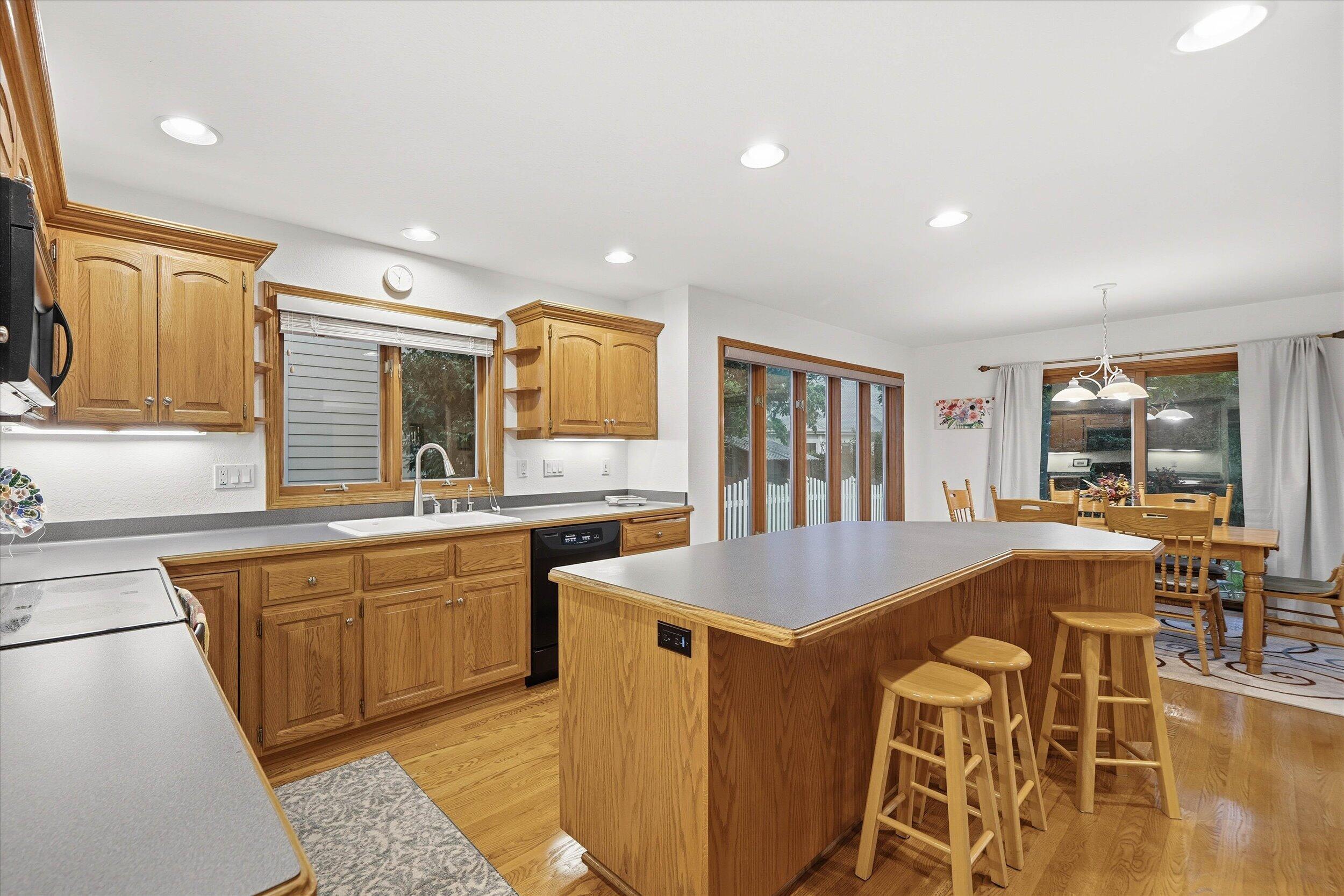 1264 Creekside Ln