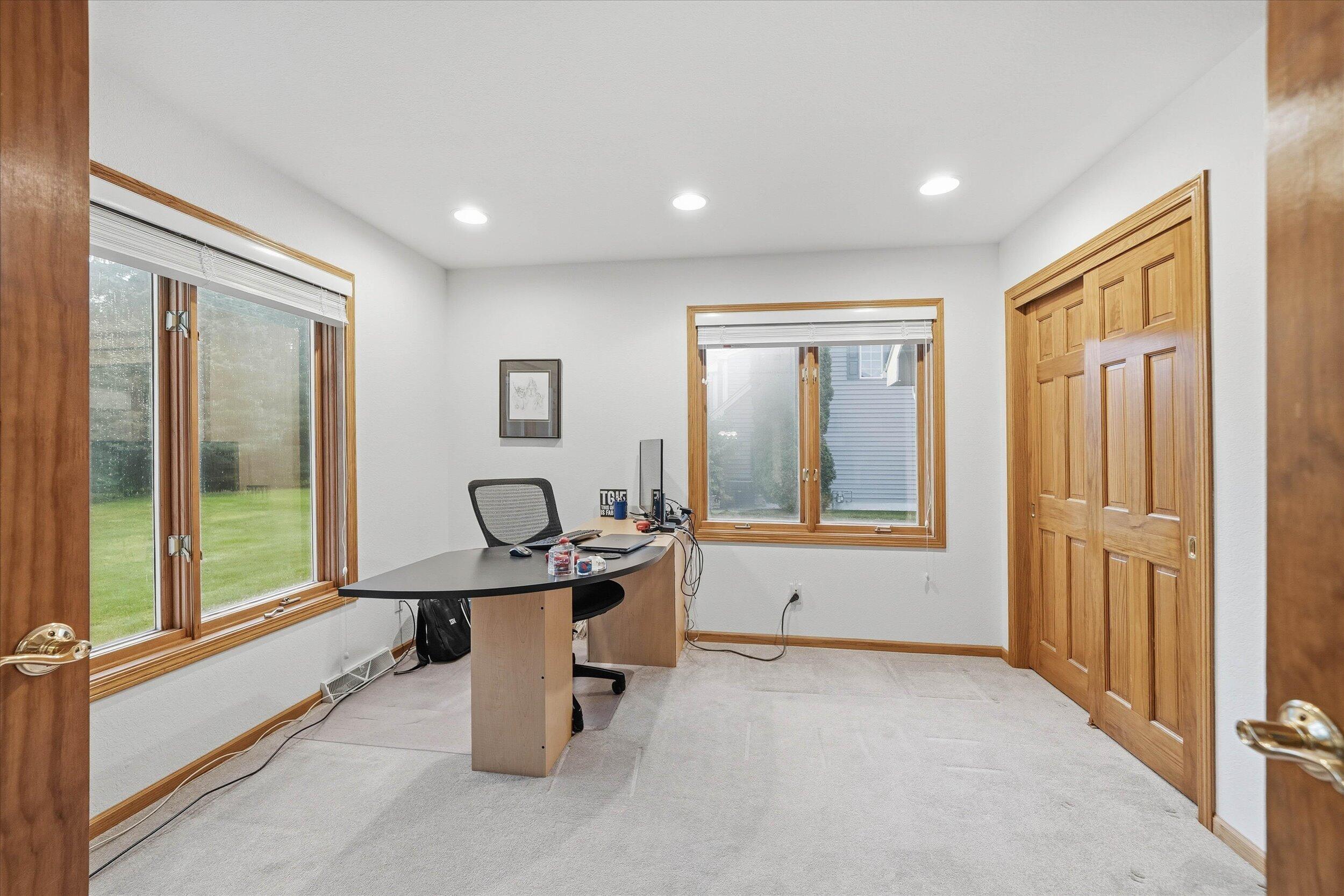 1264 Creekside Ln