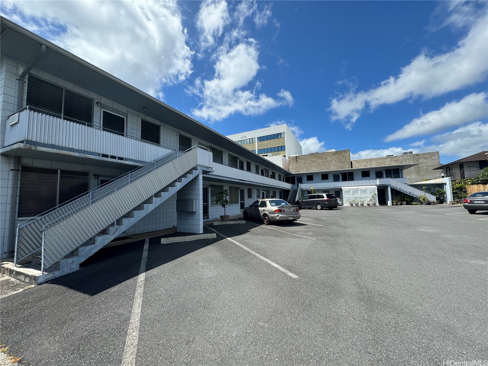 1920 Young Street 11