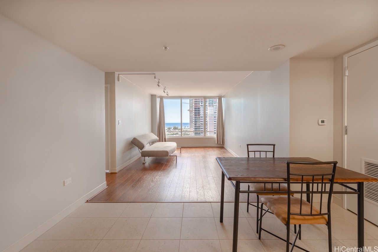 1009 Kapiolani Boulevard 1809