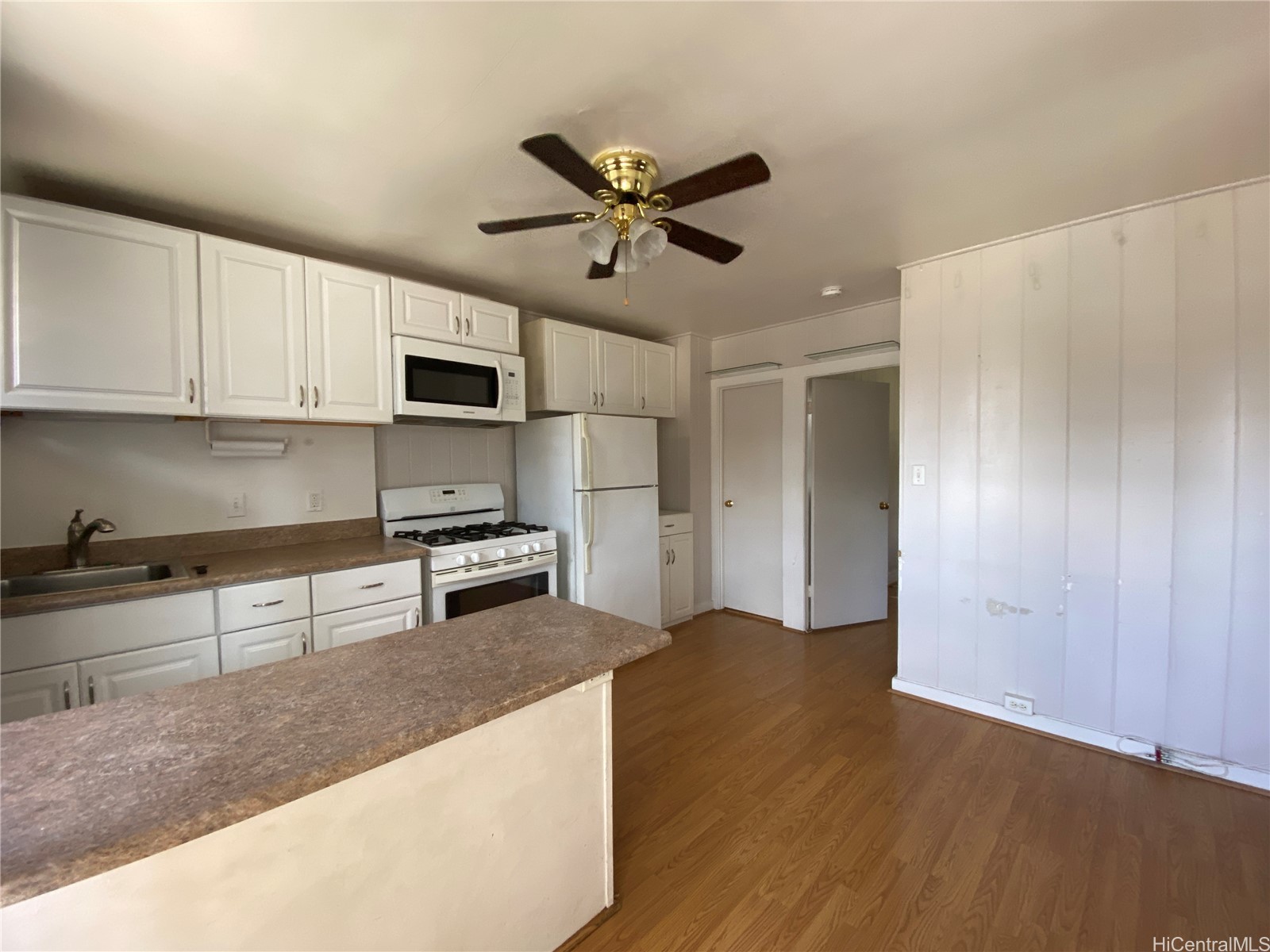 607 Isenberg Street 4