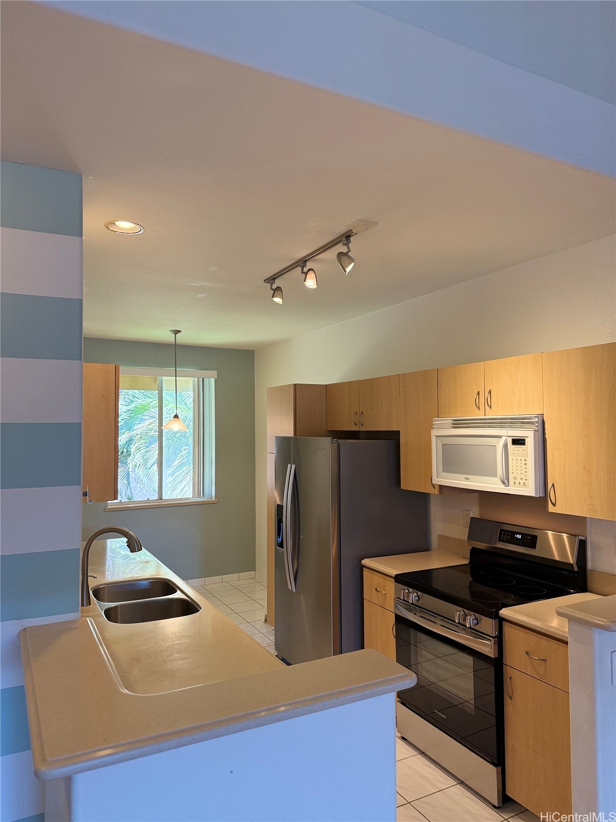 95-988 Wikao Street M302