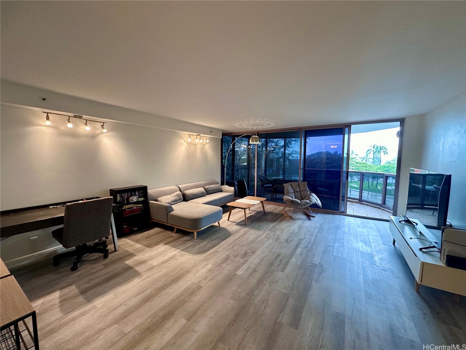 415 South Street 302