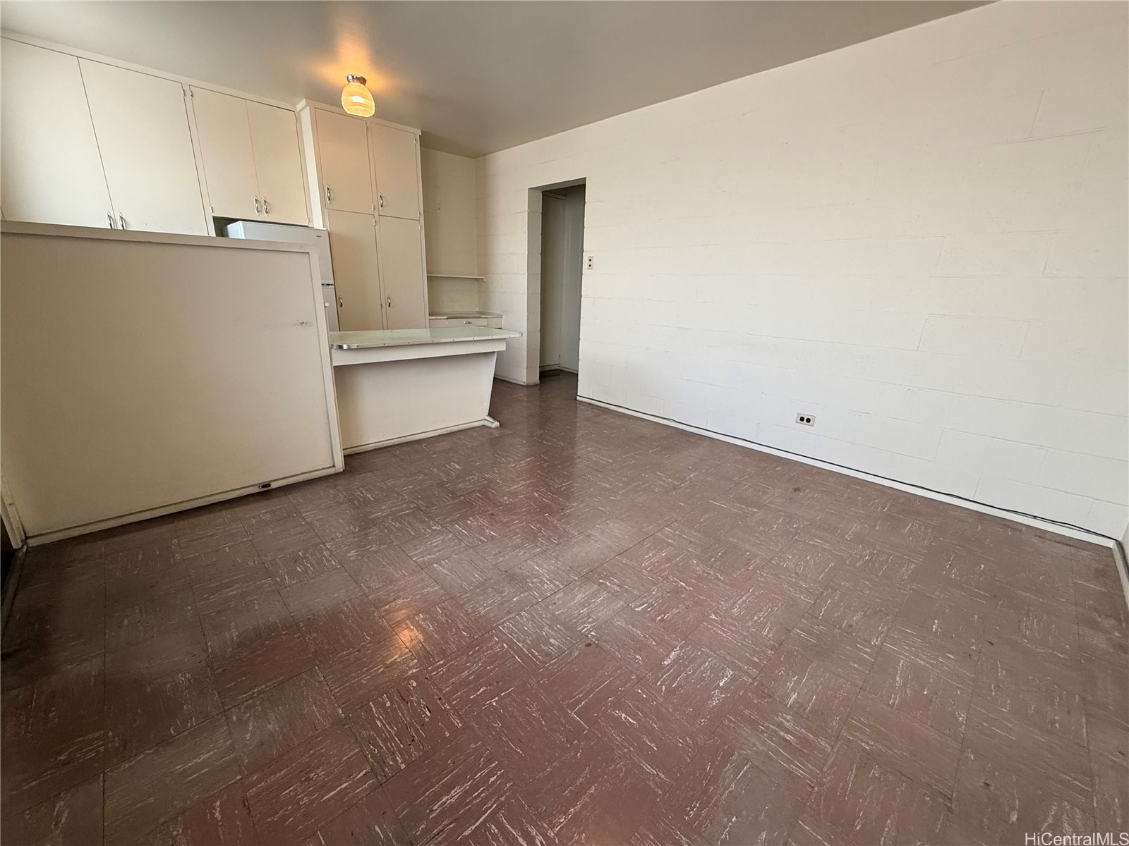 1920 Young Street 13