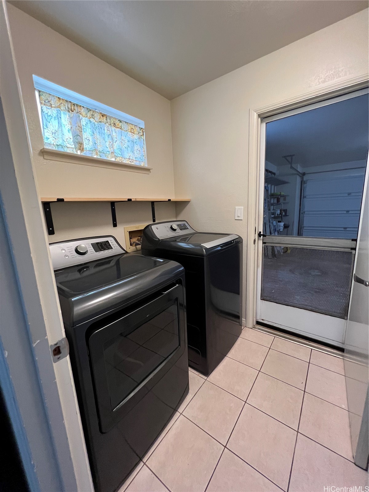 98-1830A Kaahumanu Street 127