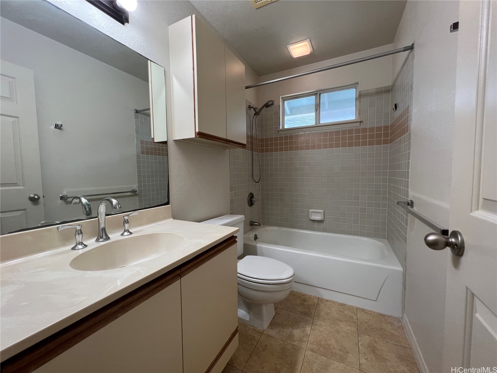 98-1830A Kaahumanu Street 127