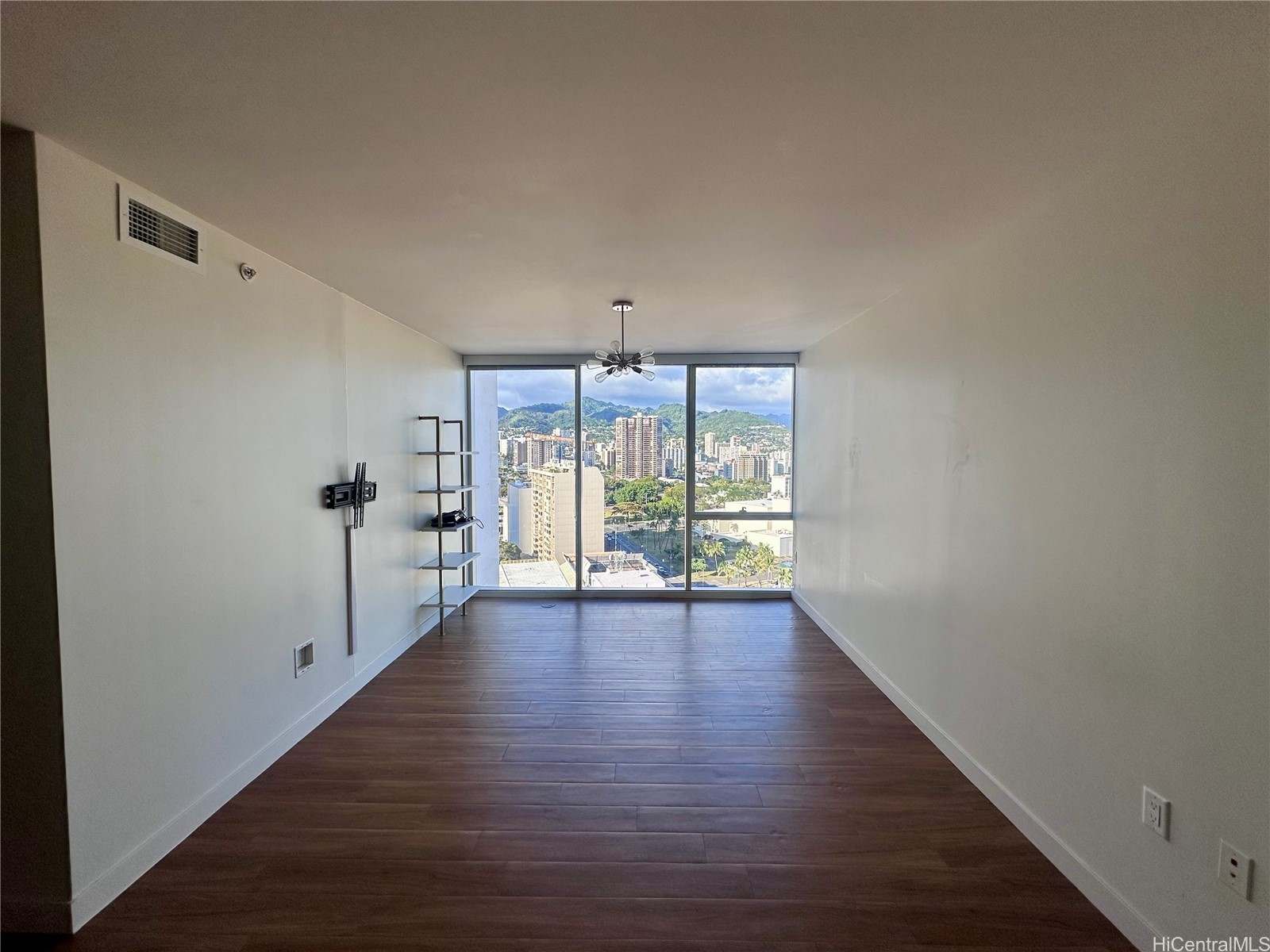 888 Kapiolani Boulevard 2112