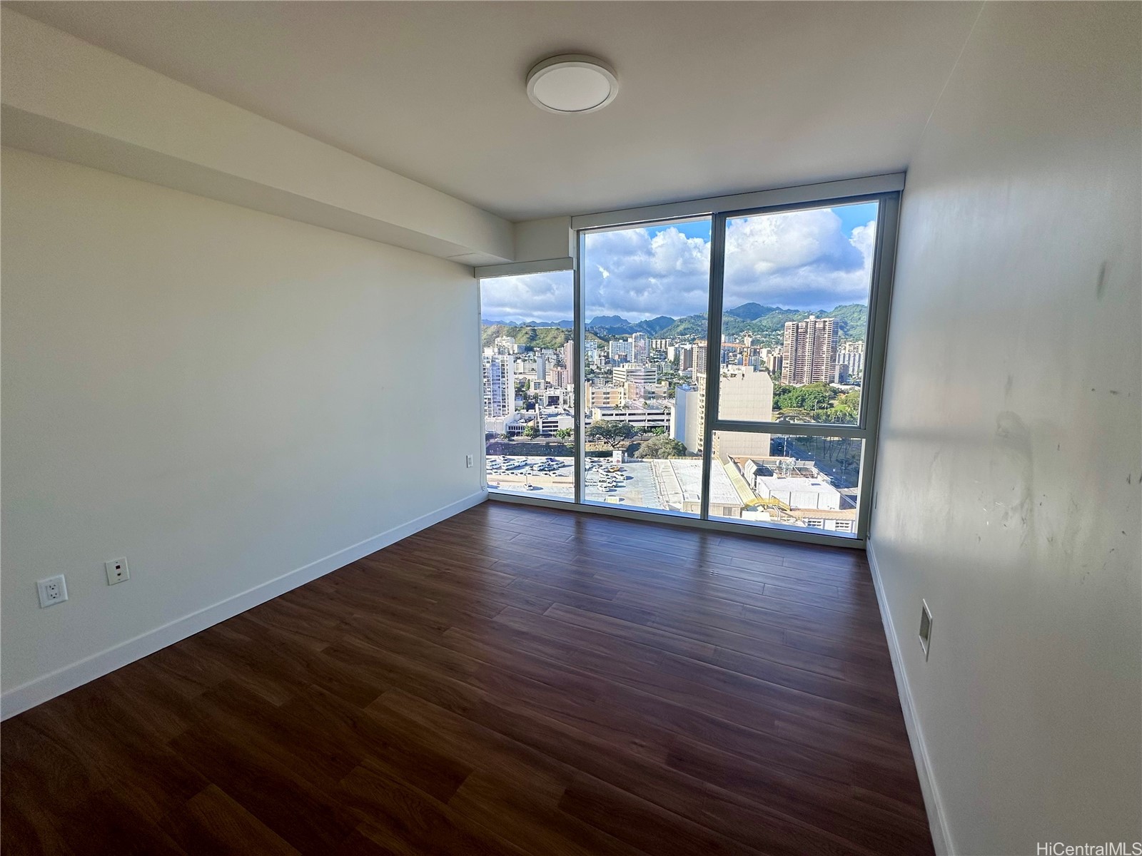 888 Kapiolani Boulevard 2112