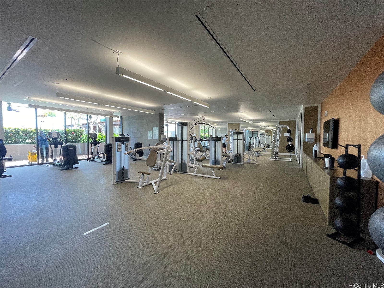 888 Kapiolani Boulevard 2112