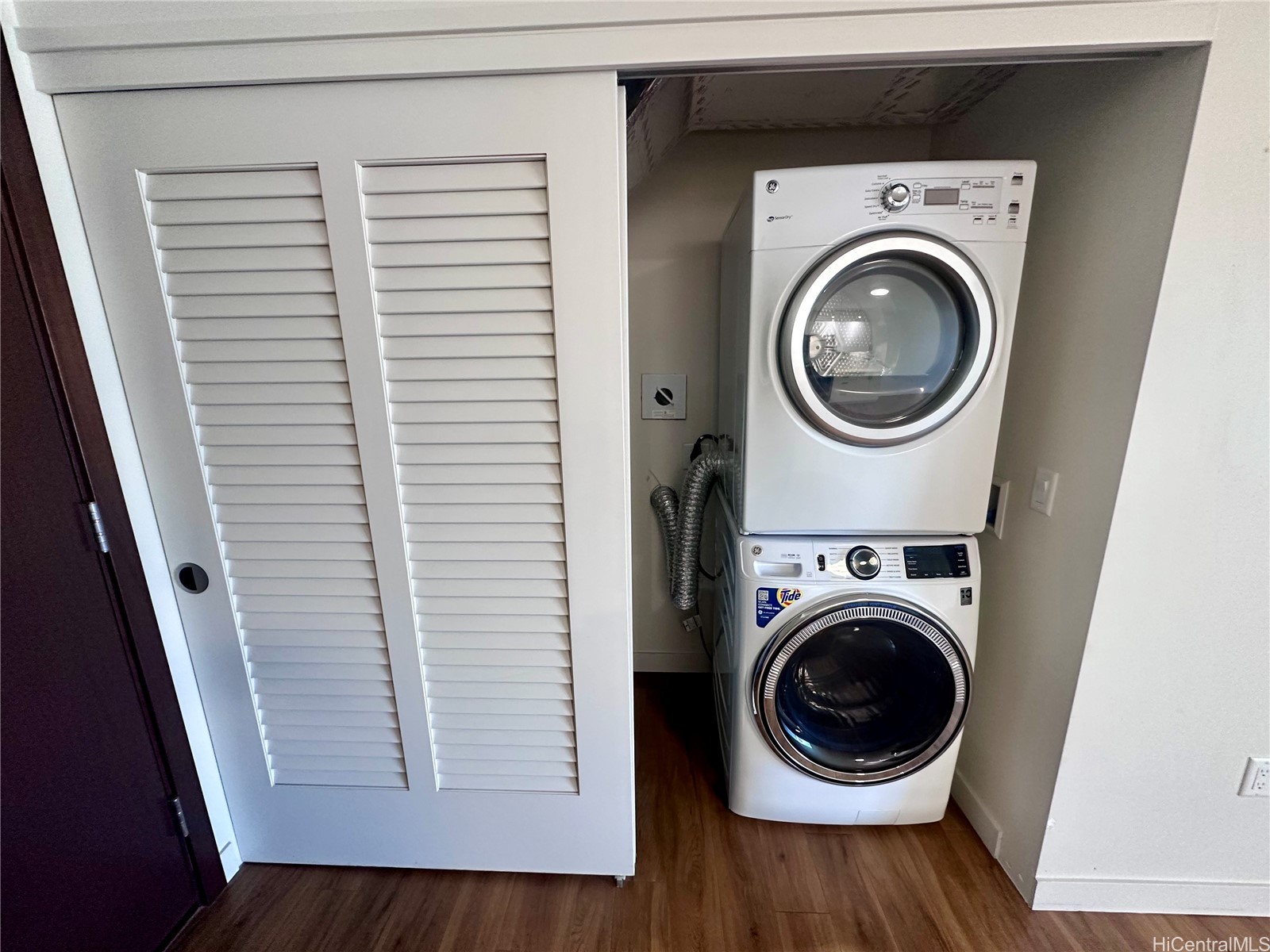 888 Kapiolani Boulevard 2112