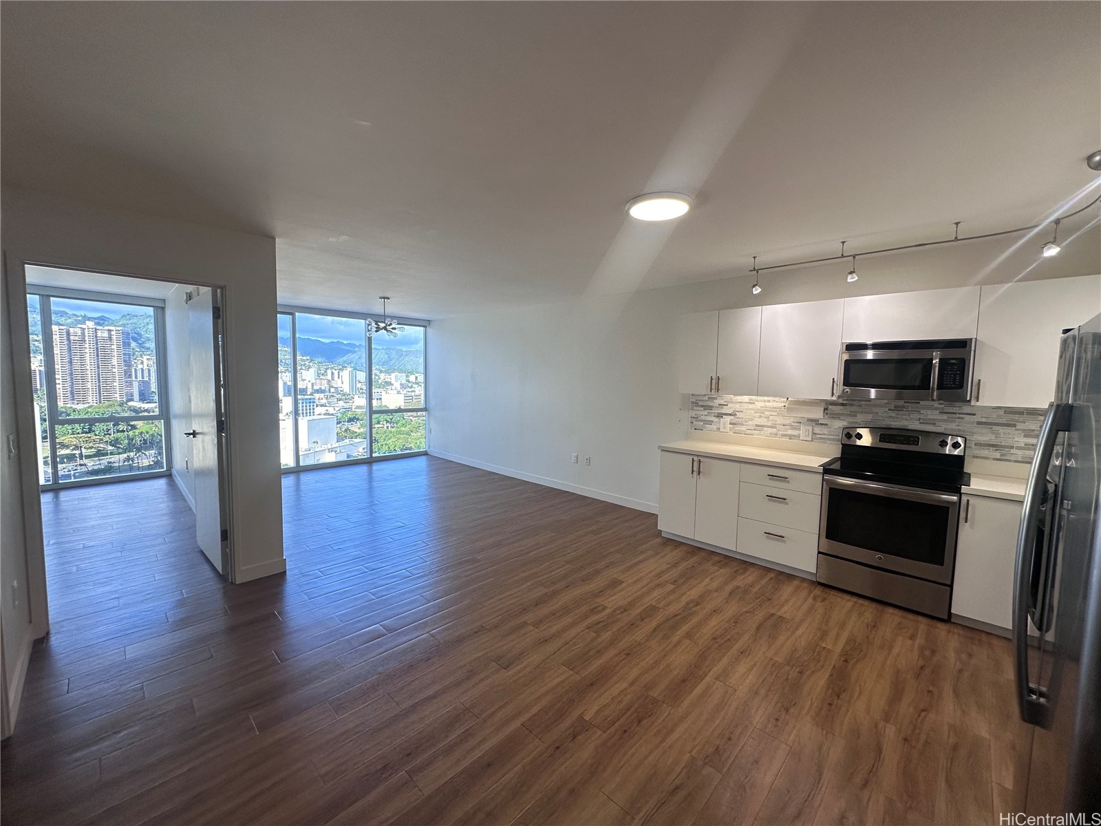 888 Kapiolani Boulevard 2112