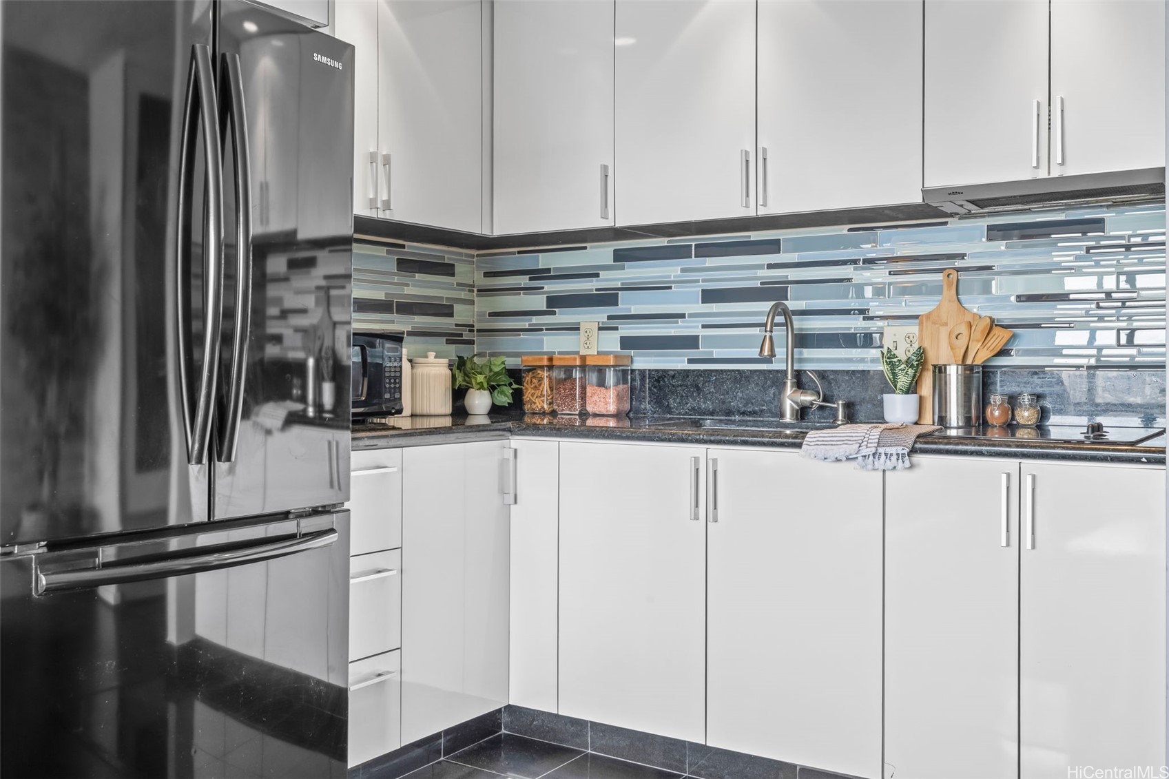 747 Amana Street 2206