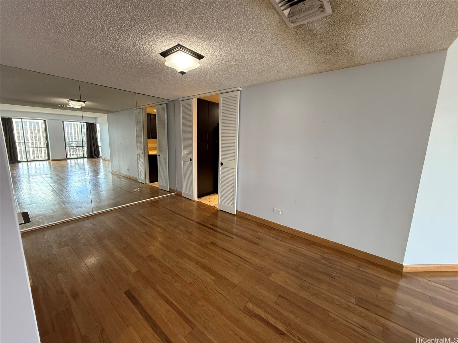 700 Richards Street 2605