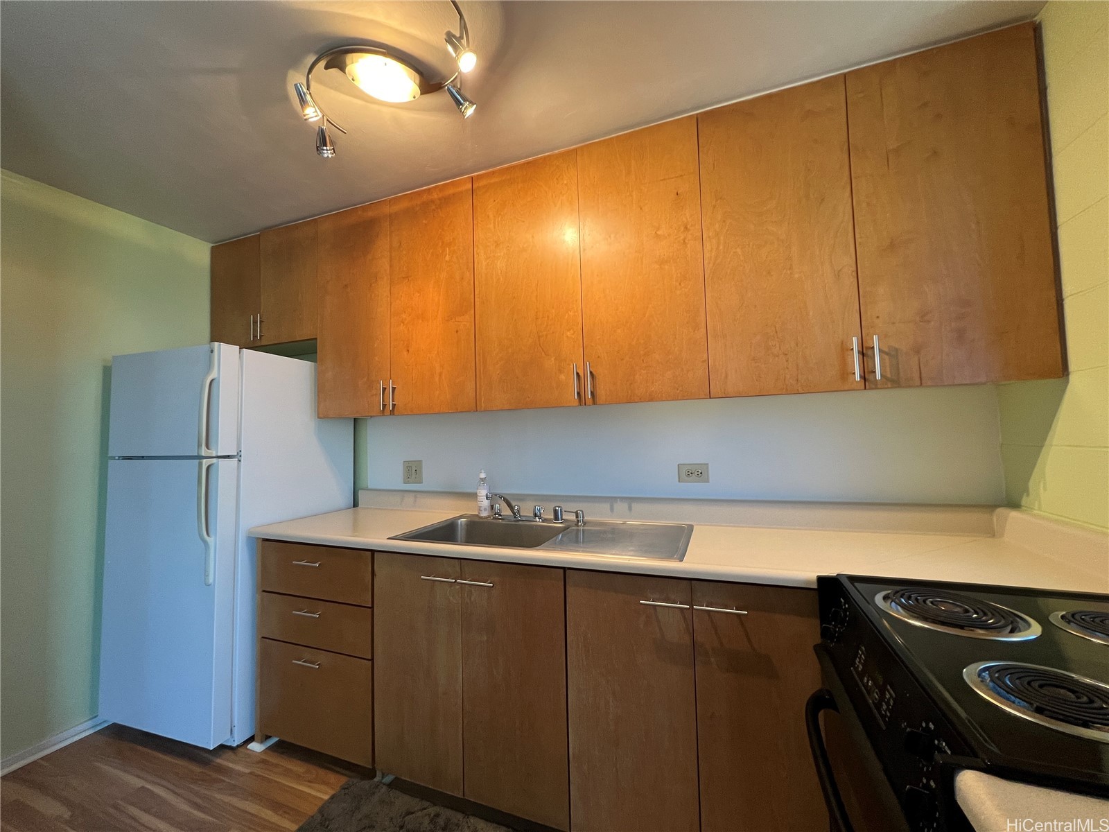 1077 Ala Napunani Street 803