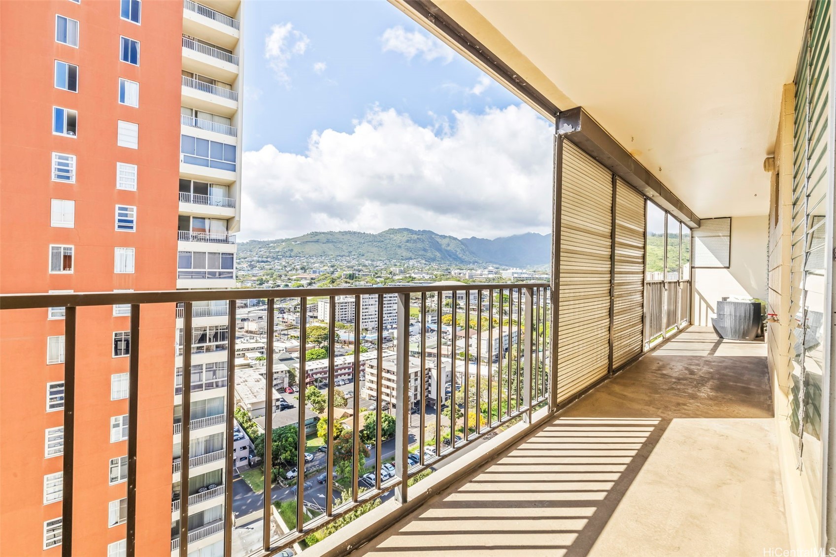 2754 Kuilei Street 2002